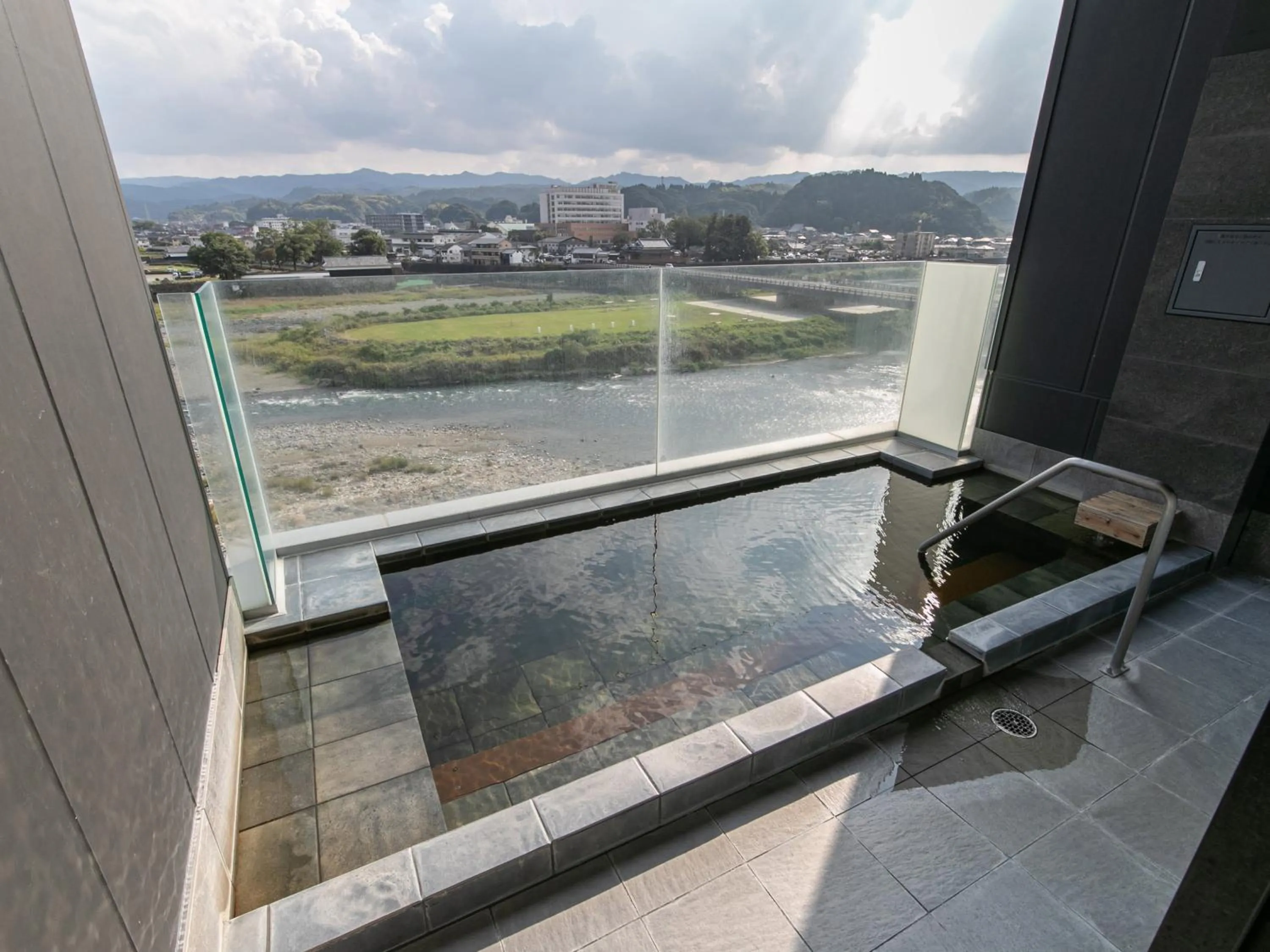 Hitoyoshi Onsen Nabeya