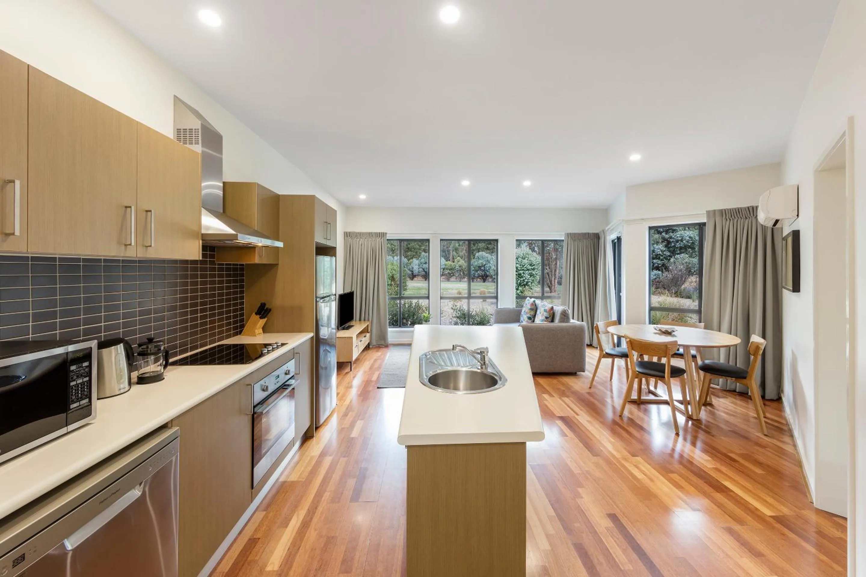 Kitchen or kitchenette in Club Wyndham Seven Mile Beach, Trademark Collection by Wyndham