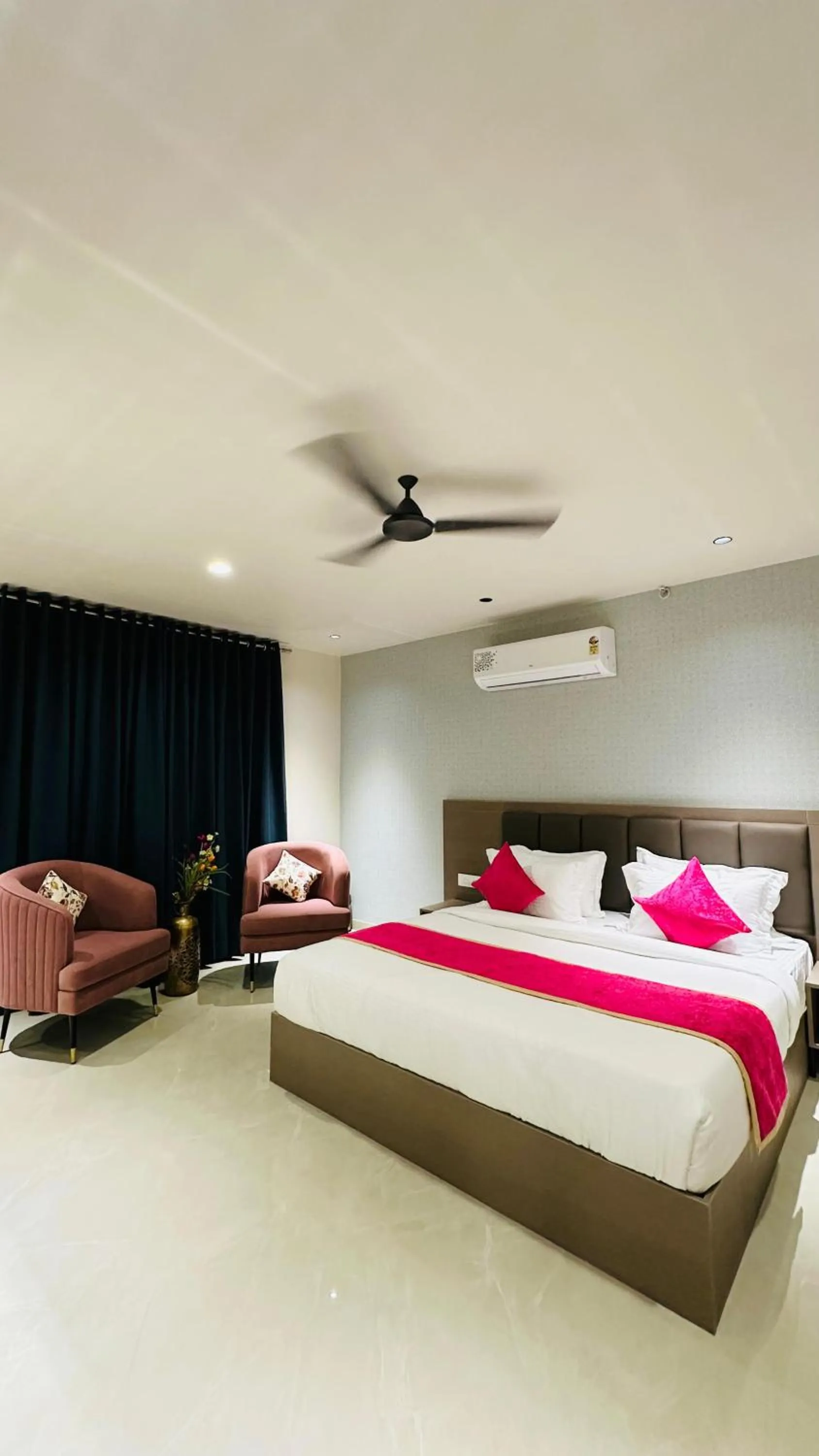 Photo of the whole room, Bed in Hotel shree ji inn