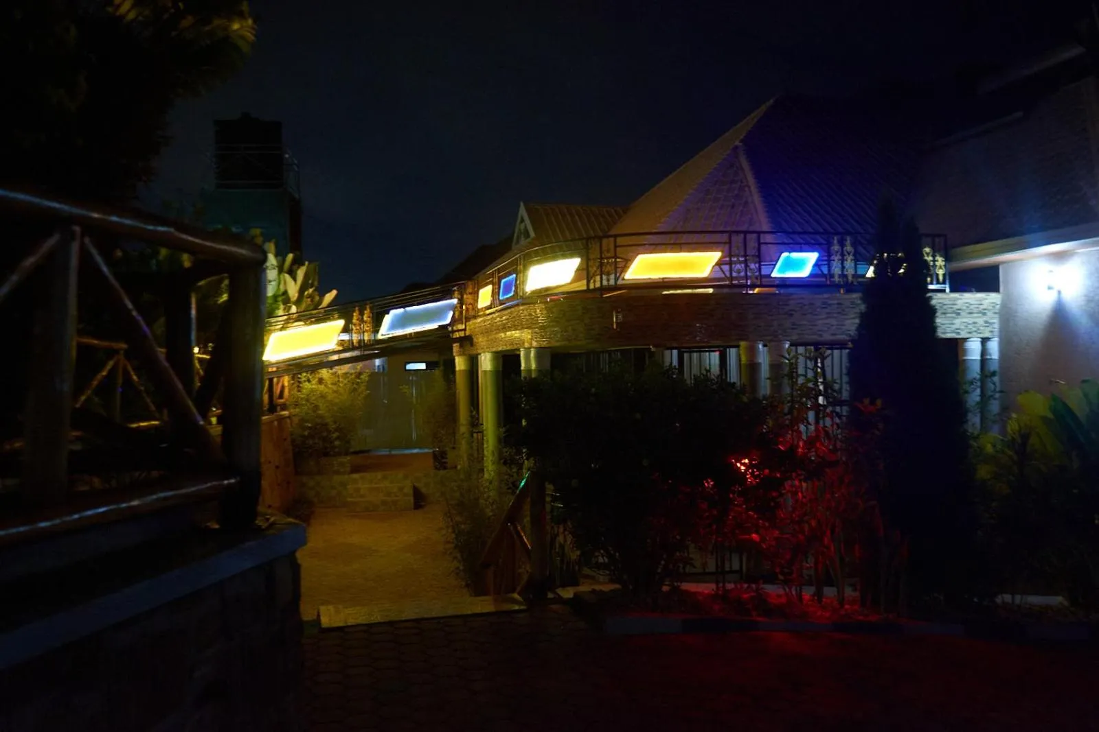 Facade/entrance in Umugano Villa