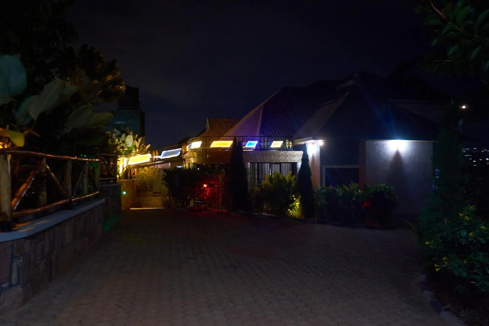 Facade/entrance in Umugano Villa