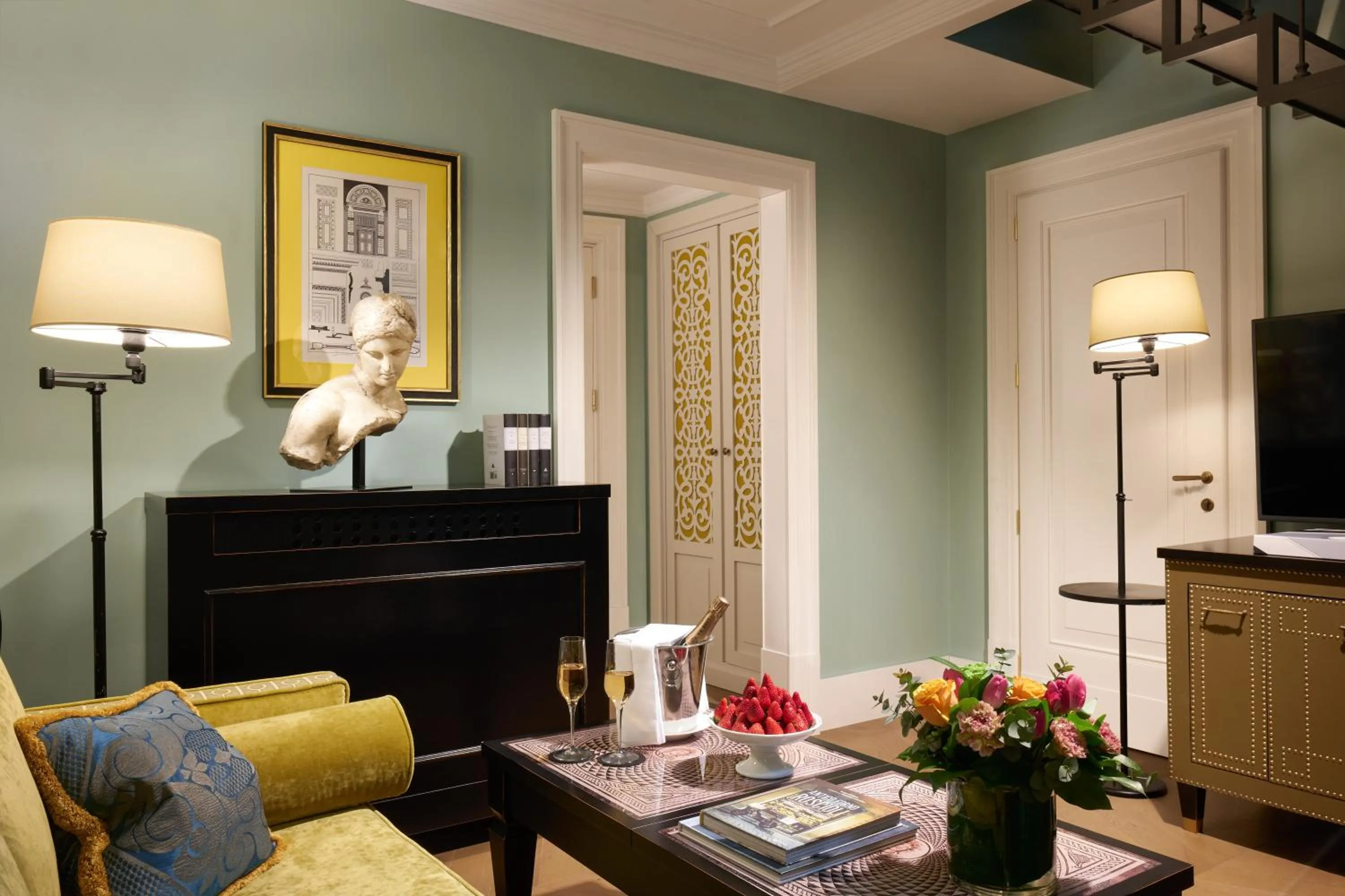 Living room in Rocco Forte Hotel De La Ville