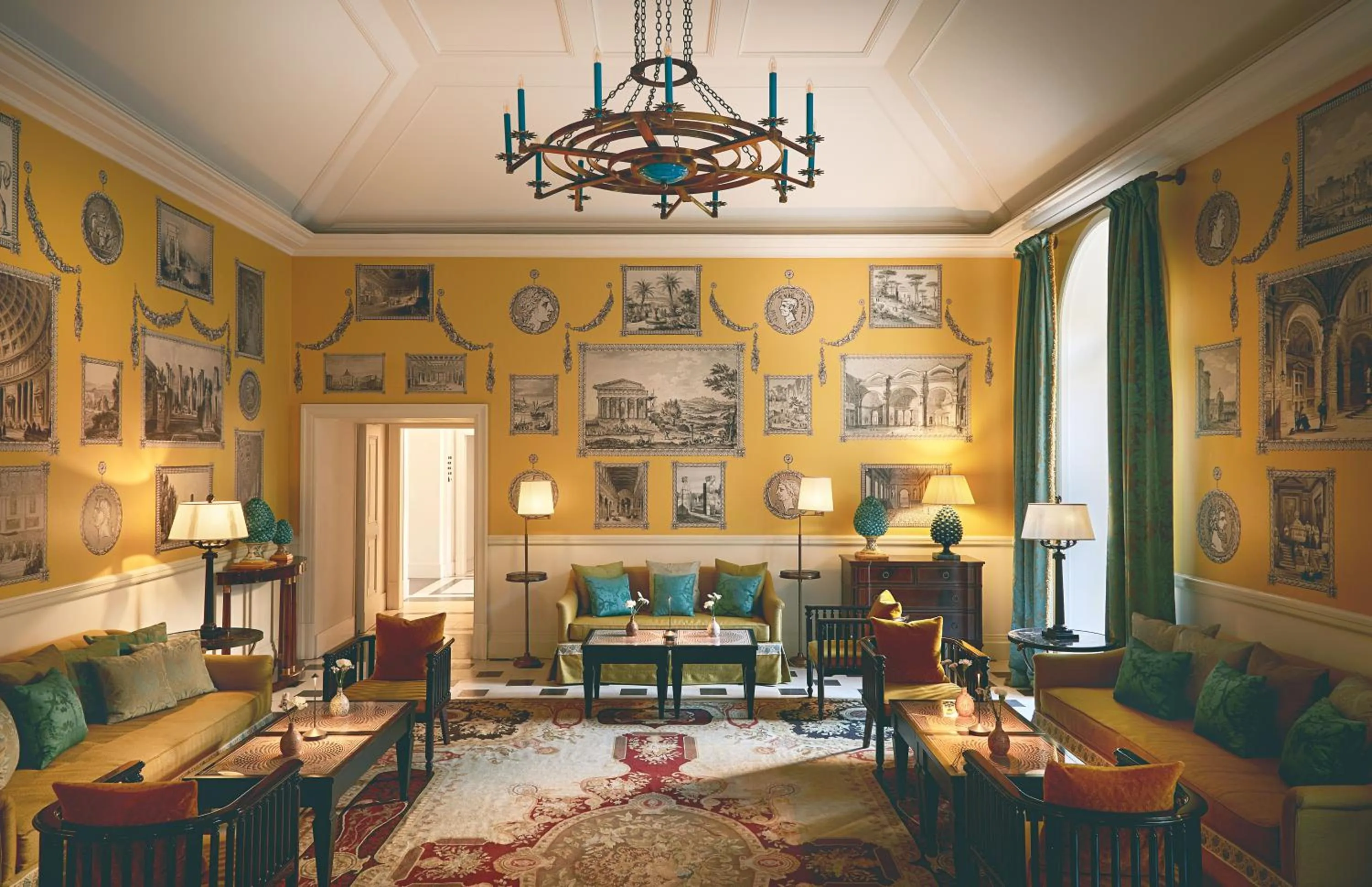 Lounge or bar in Rocco Forte Hotel De La Ville