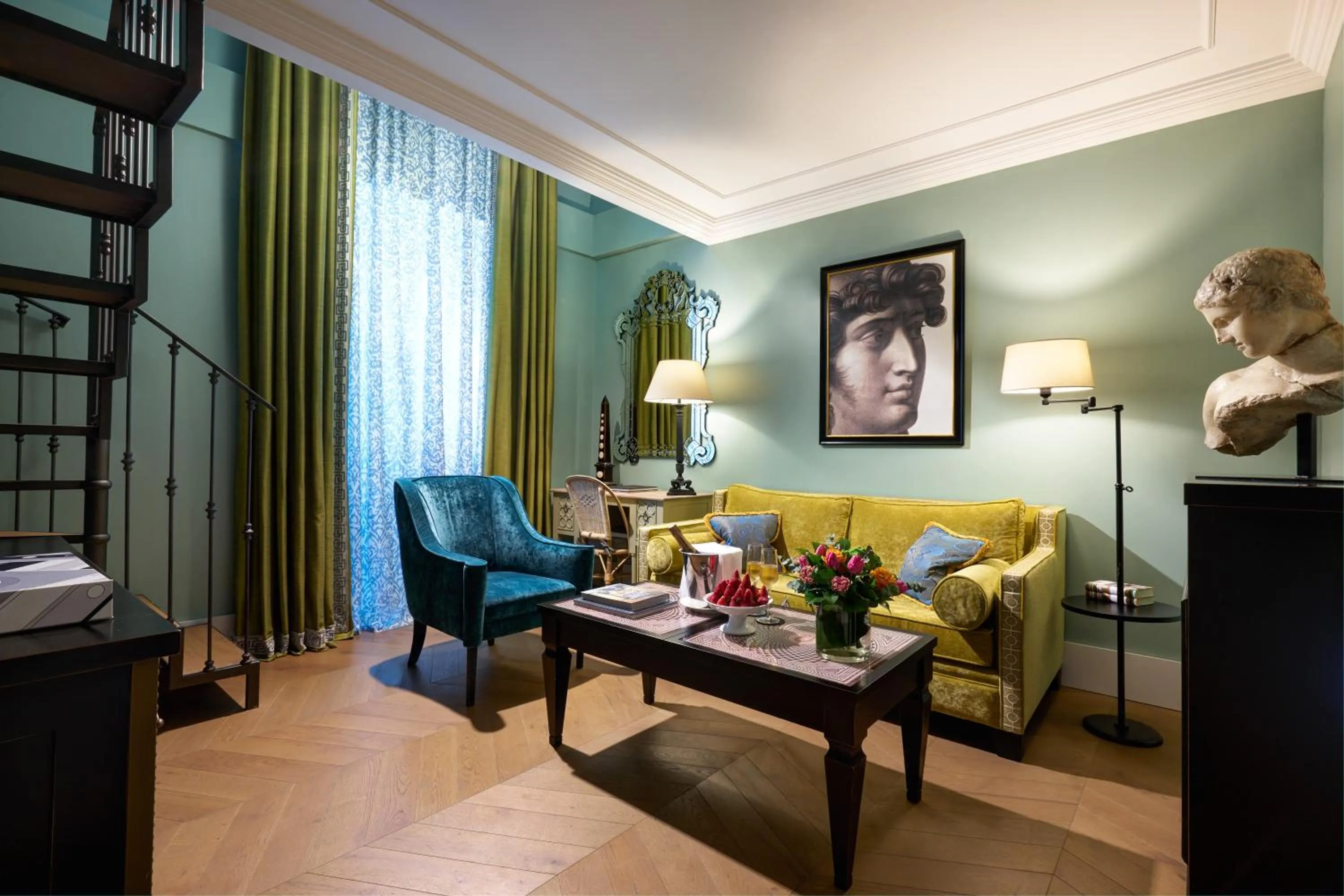 Living room in Rocco Forte Hotel De La Ville