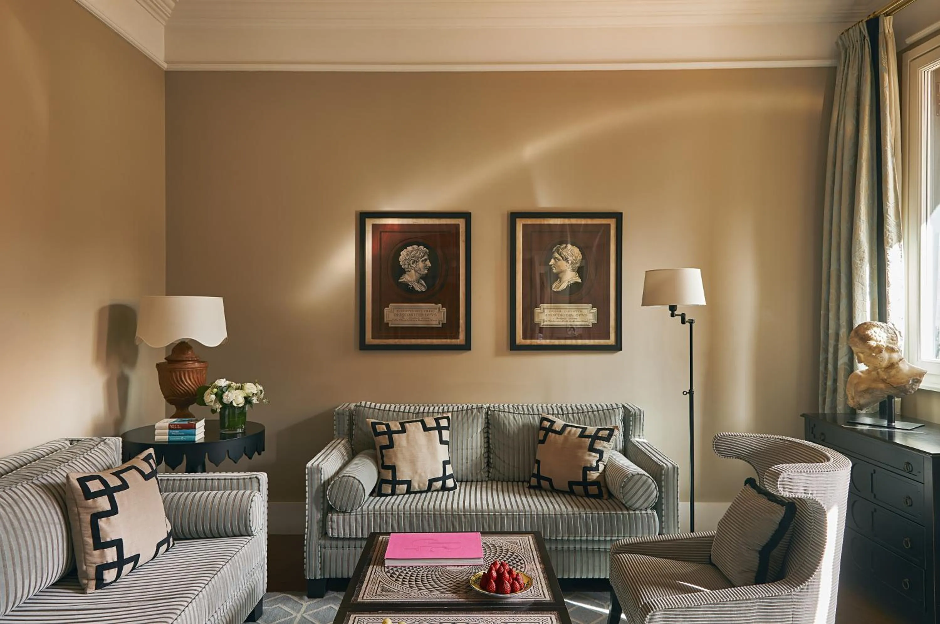 Living room in Rocco Forte Hotel De La Ville
