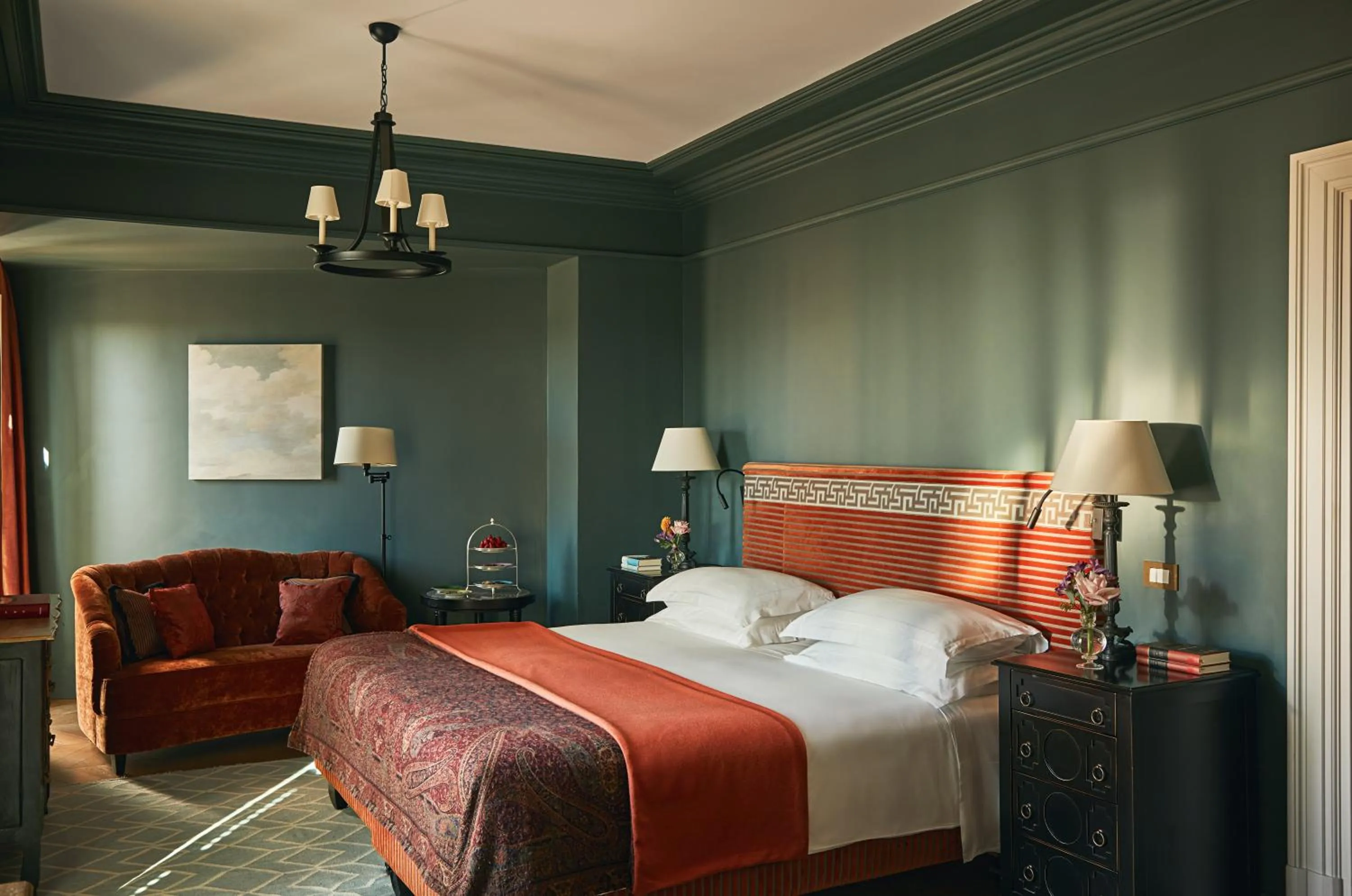 Bed in Rocco Forte Hotel De La Ville