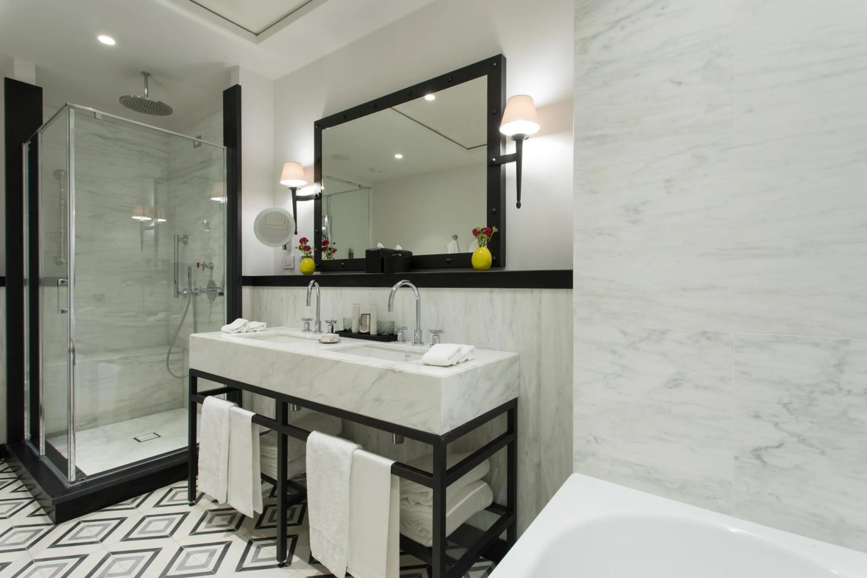 Bathroom in Rocco Forte Hotel De La Ville