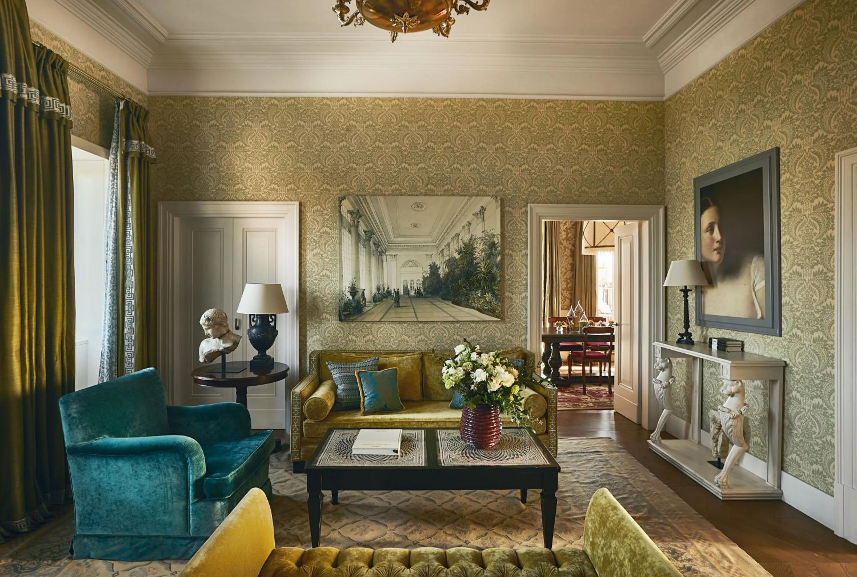 Living room in Rocco Forte Hotel De La Ville