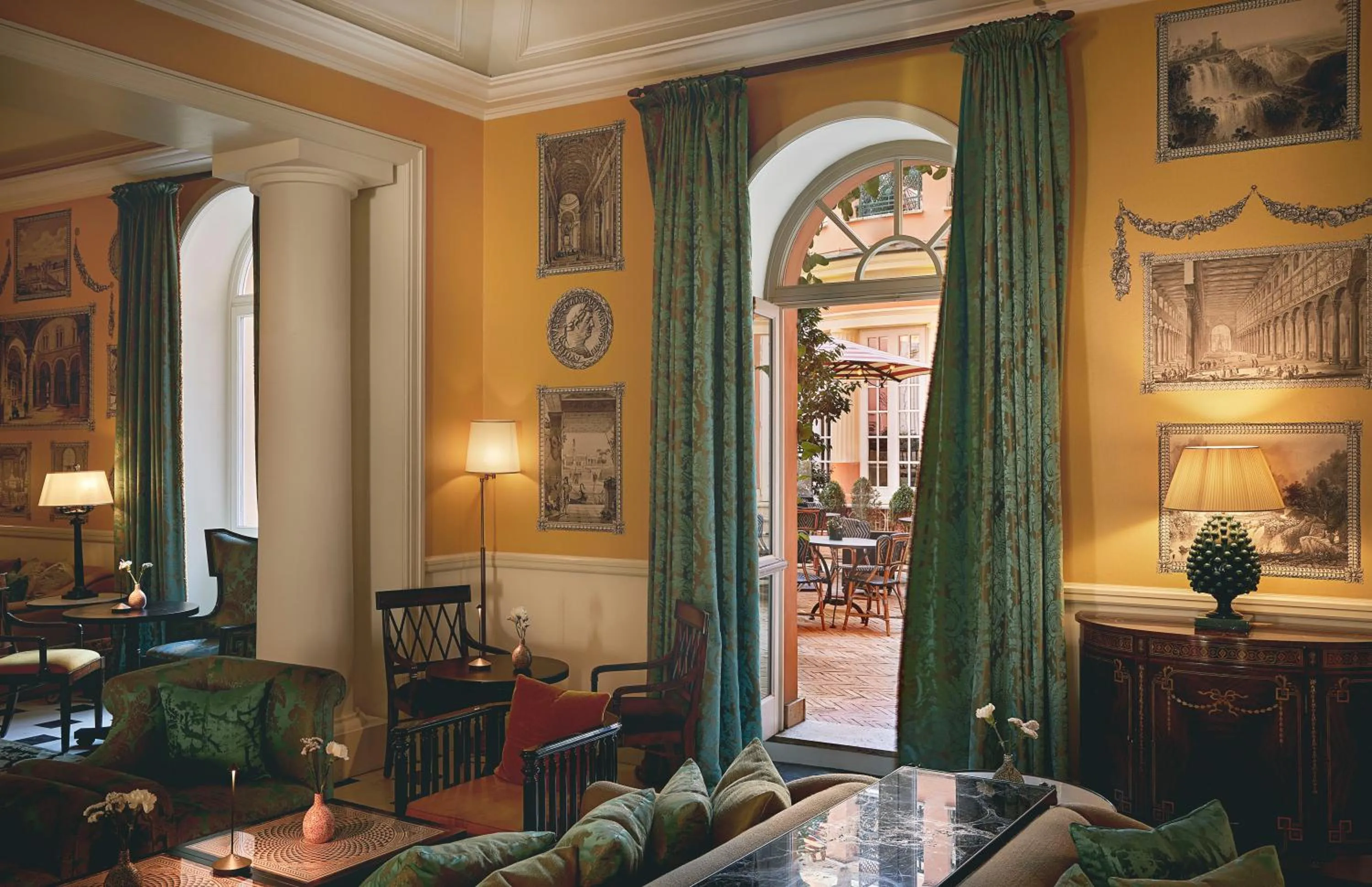 Lounge or bar in Rocco Forte Hotel De La Ville