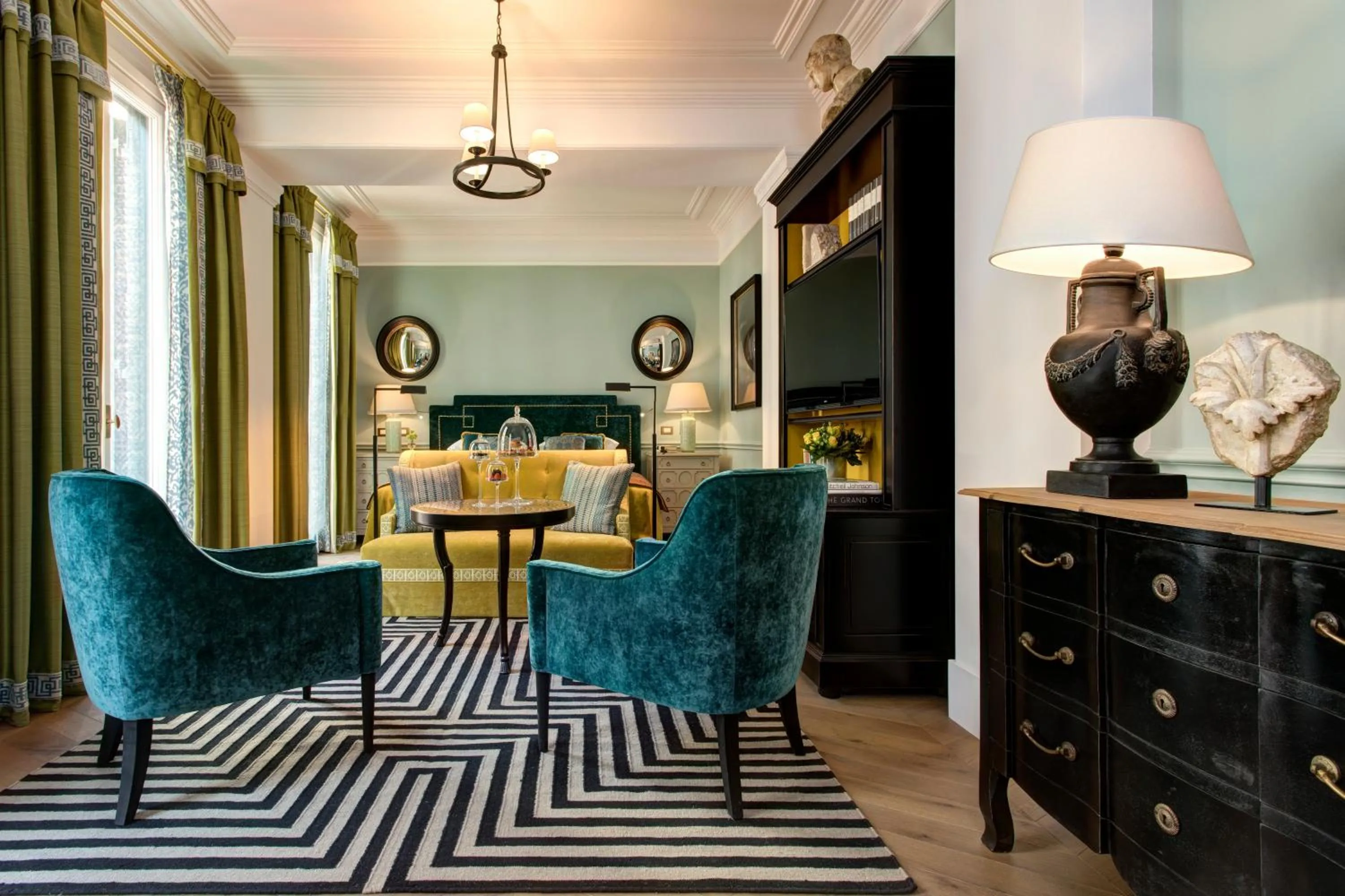 Photo of the whole room in Rocco Forte Hotel De La Ville