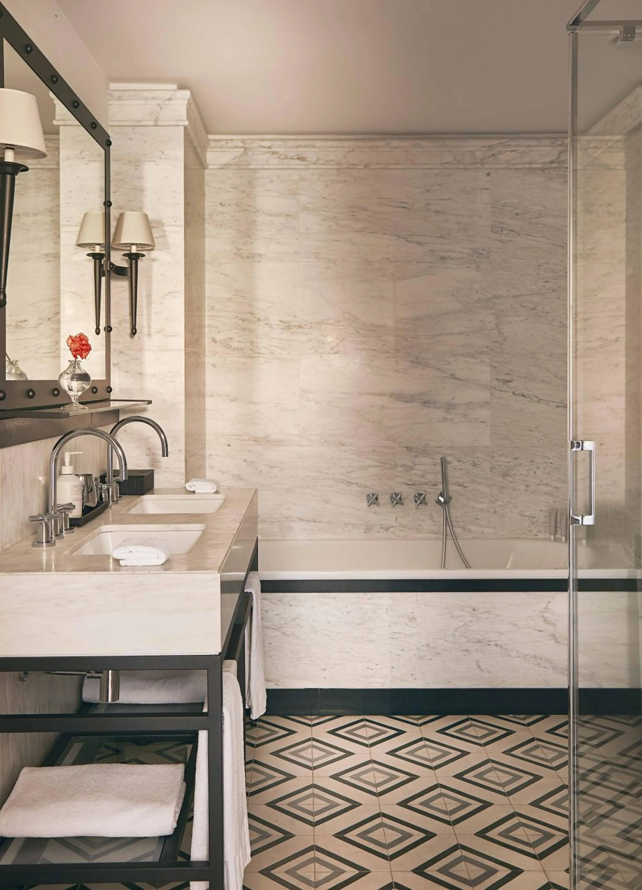 Bathroom in Rocco Forte Hotel De La Ville