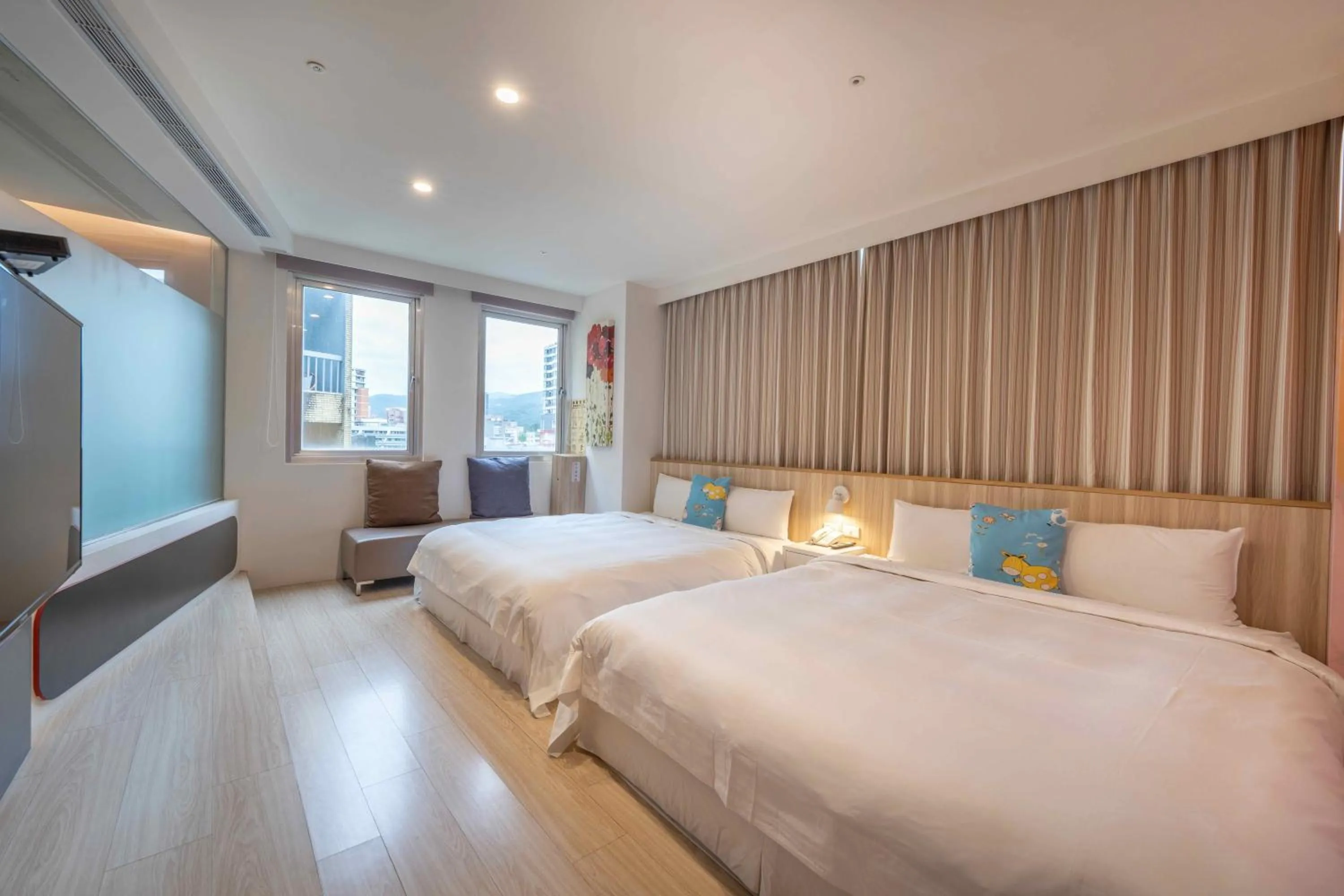 Photo of the whole room, Bed in No. 9 Hotel