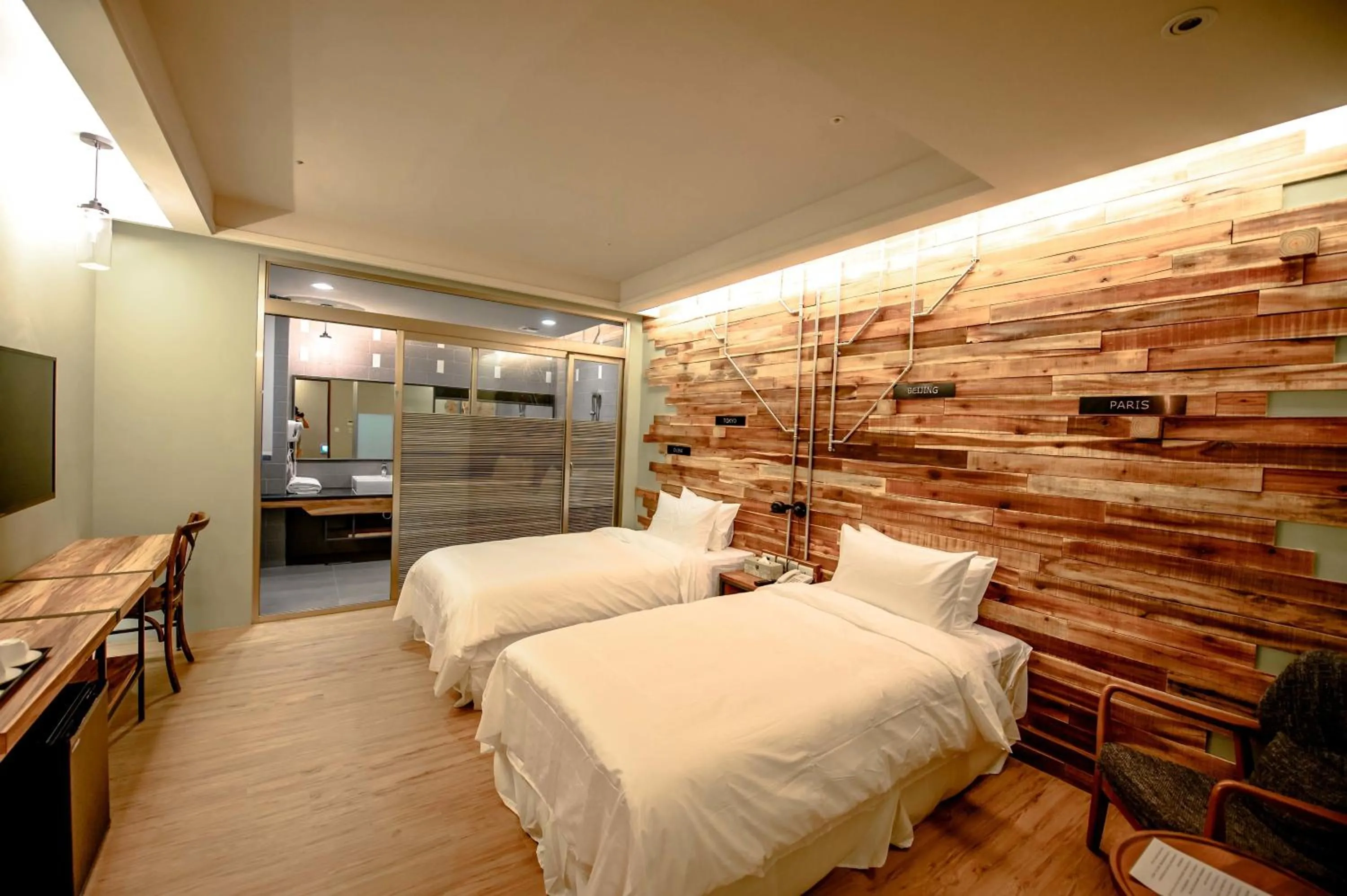 Photo of the whole room, Bed in No. 9 Hotel