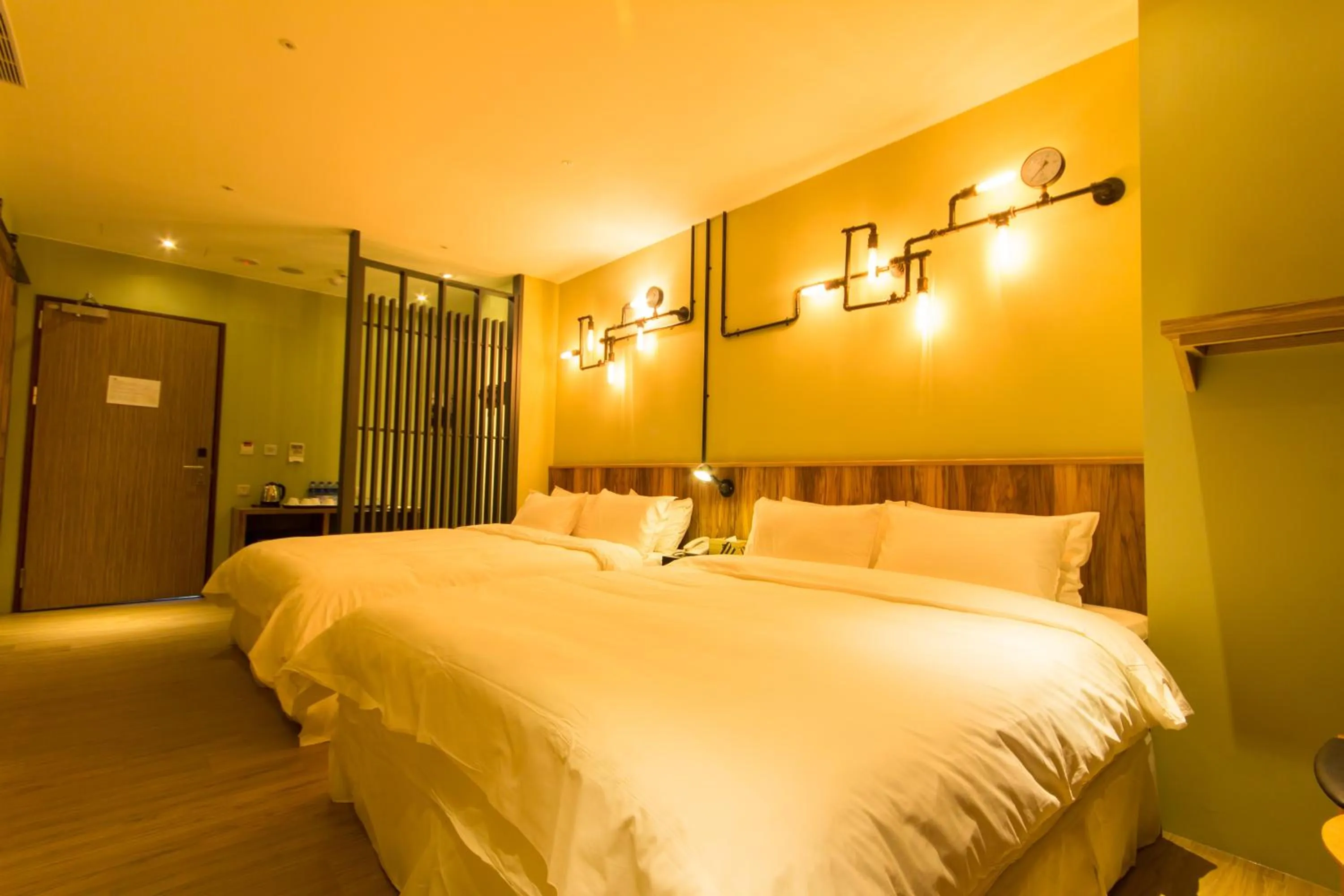 Photo of the whole room, Bed in No. 9 Hotel