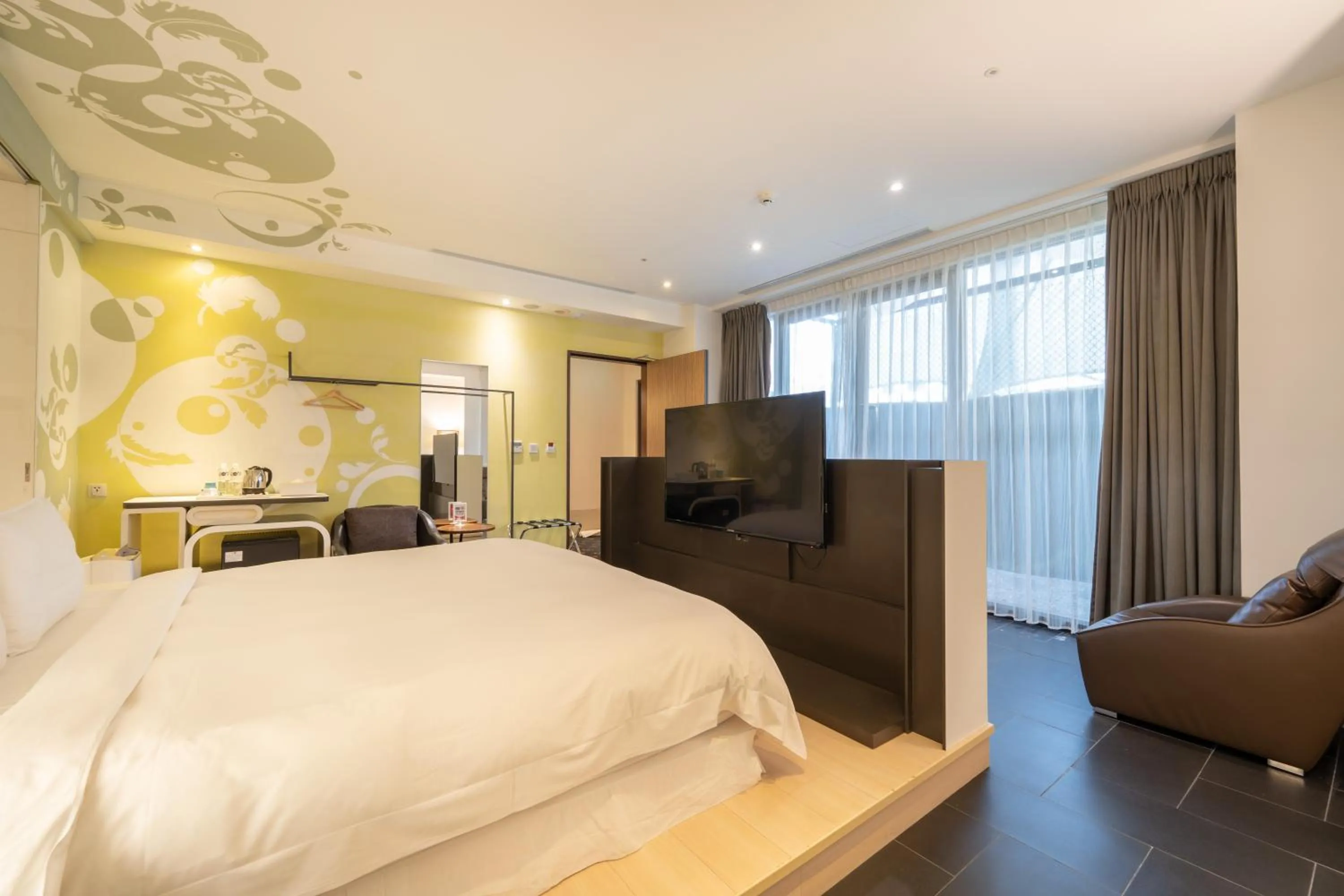 Photo of the whole room, Bed in No. 9 Hotel