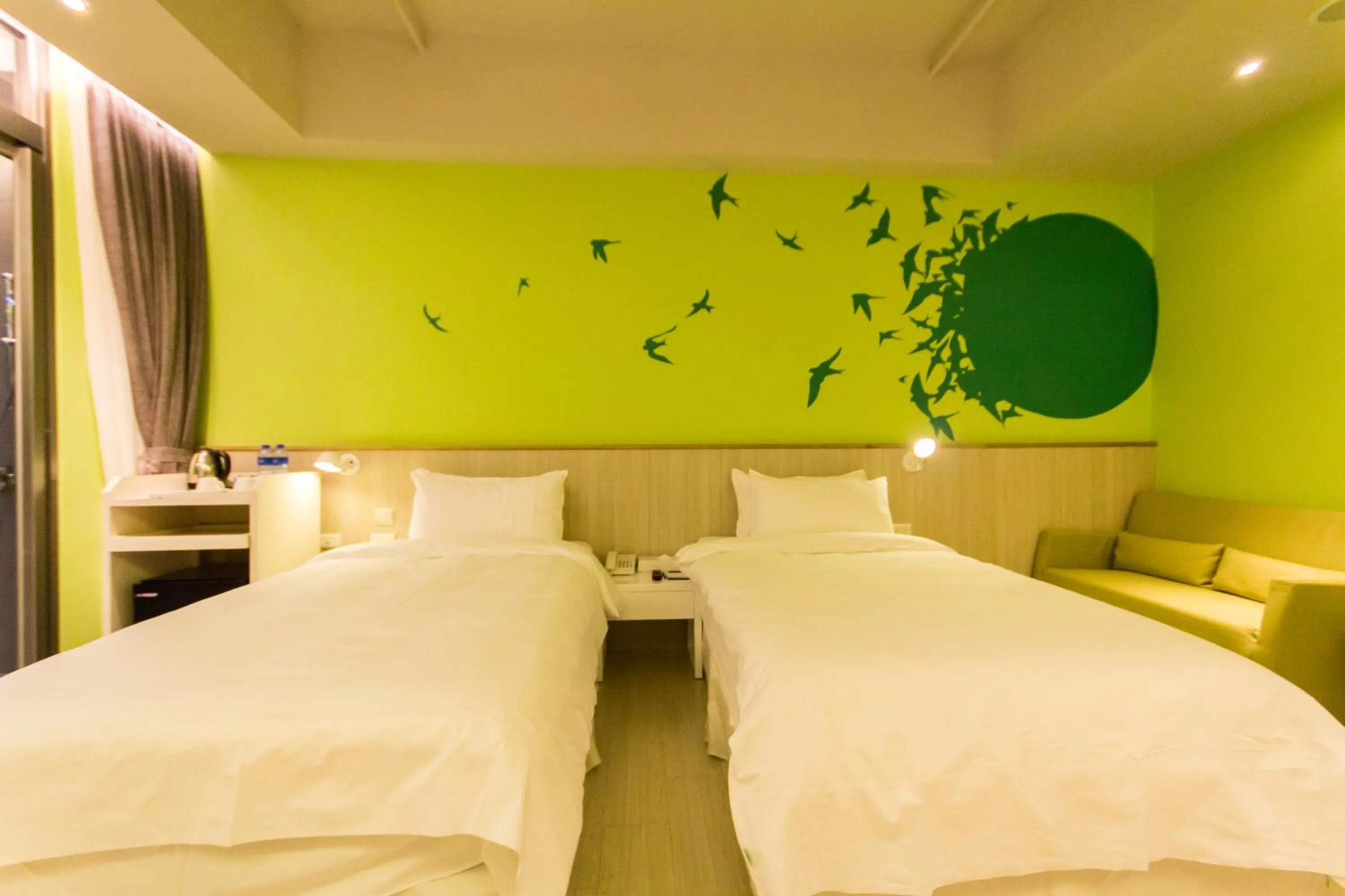 Photo of the whole room, Bed in No. 9 Hotel