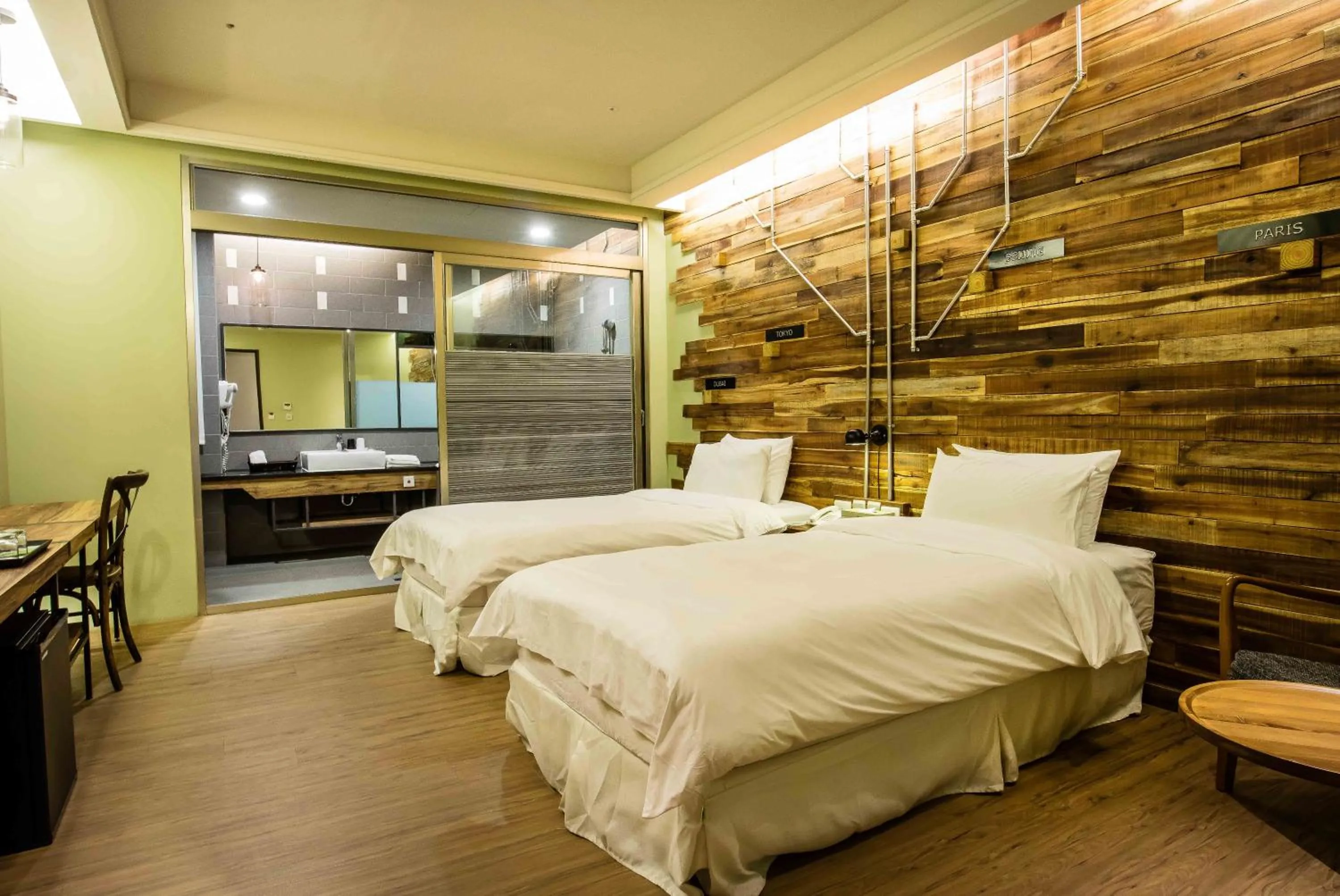 Photo of the whole room, Bed in No. 9 Hotel