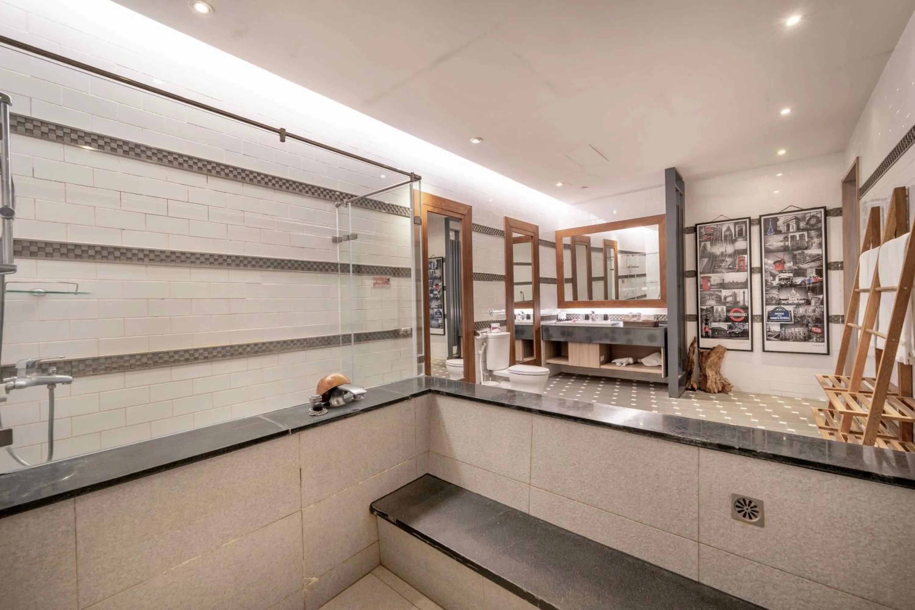 Shower in No. 9 Hotel