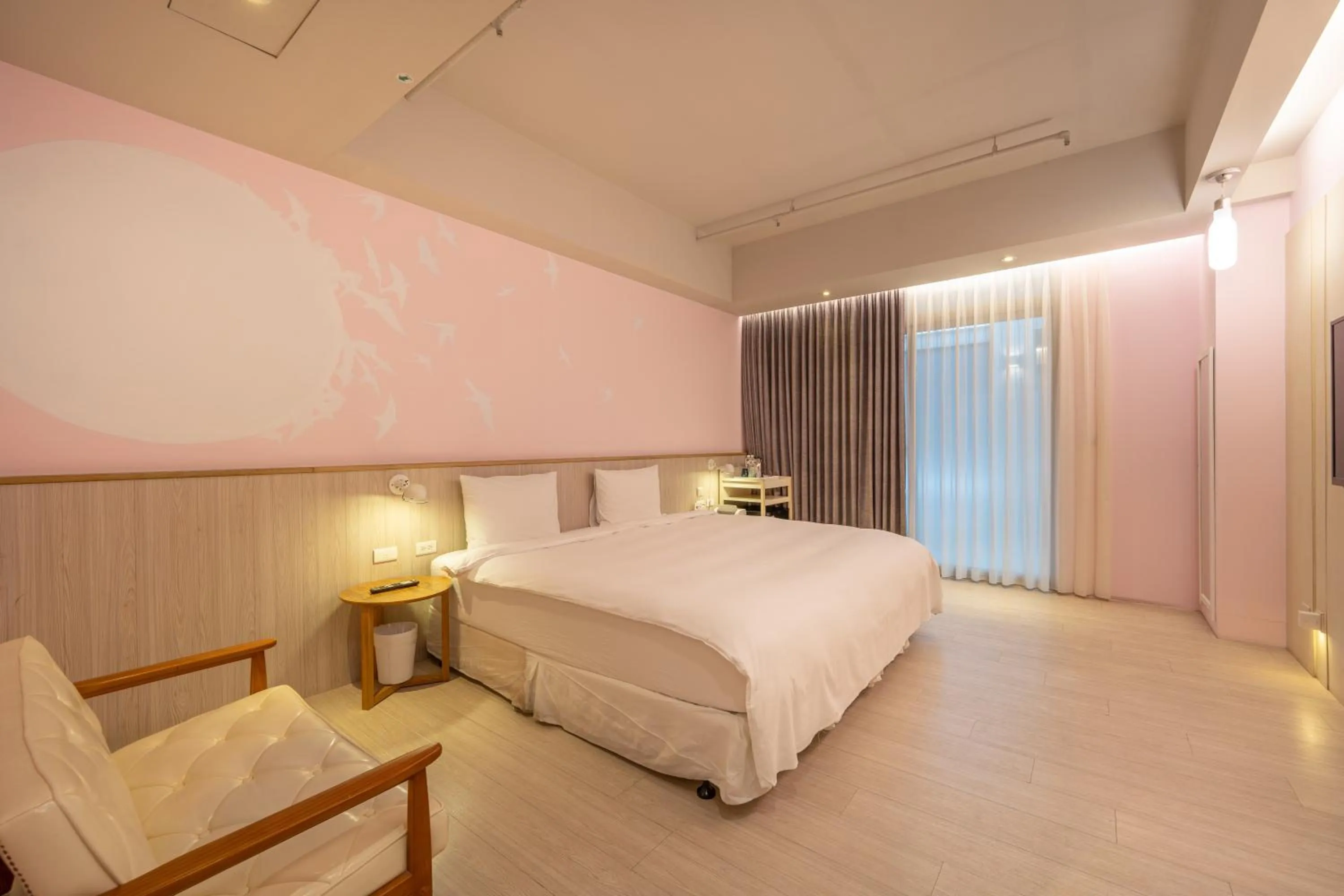 Photo of the whole room, Bed in No. 9 Hotel