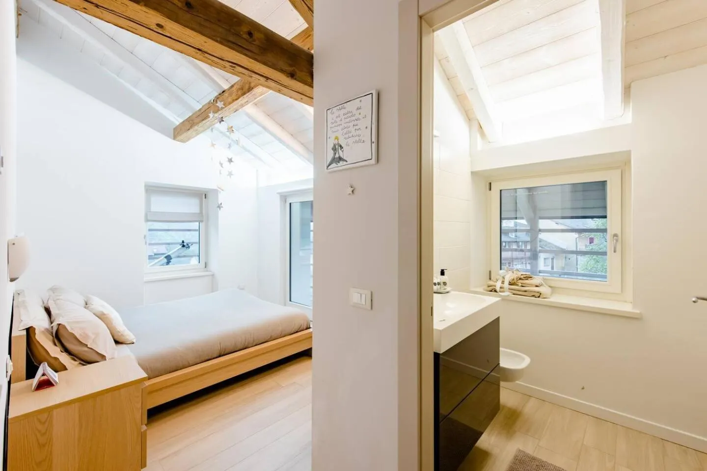 Bathroom, Bed in B&B Il Piccolo Principe room and breakfast