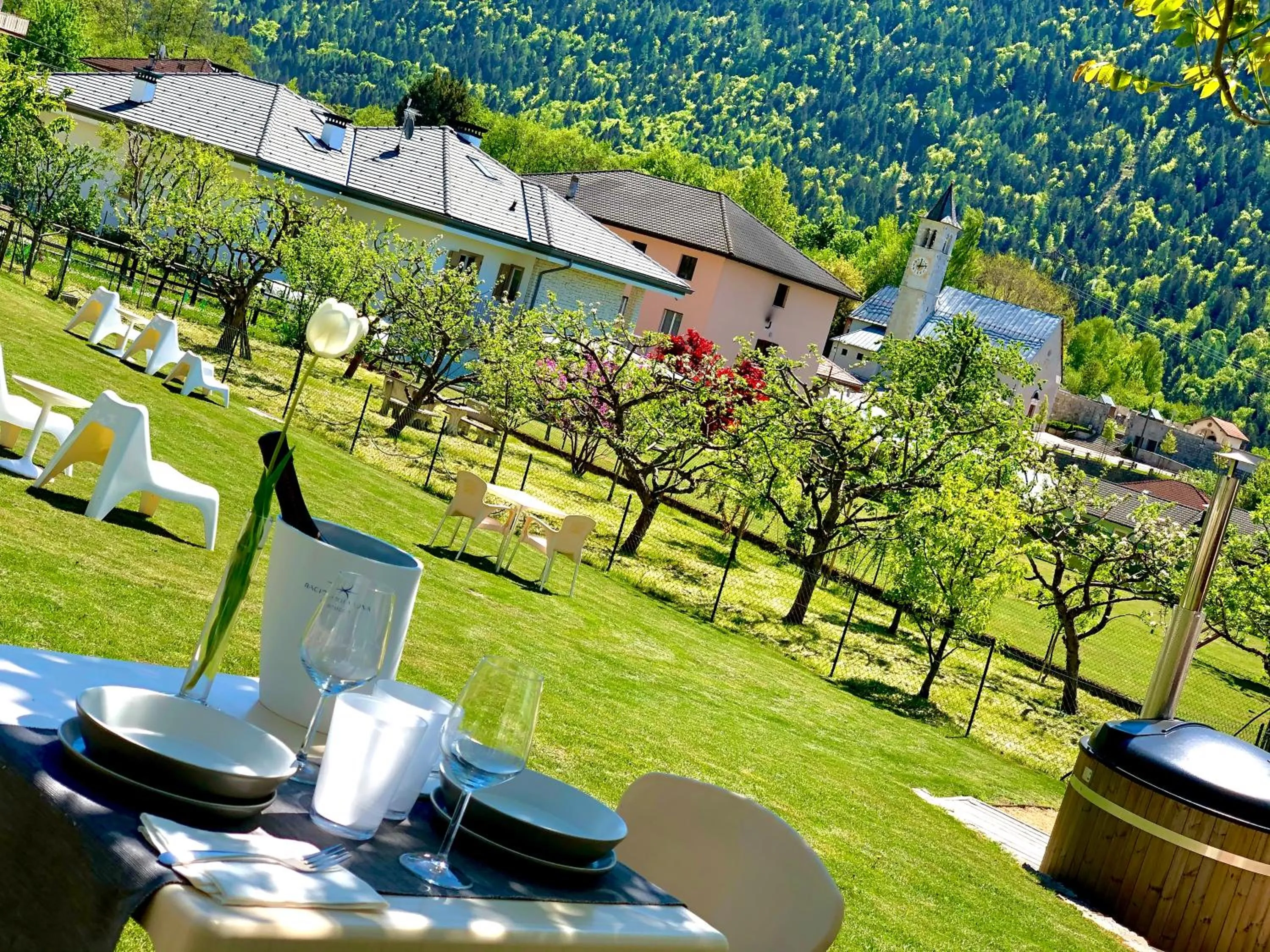 Garden in B&B Il Piccolo Principe room and breakfast