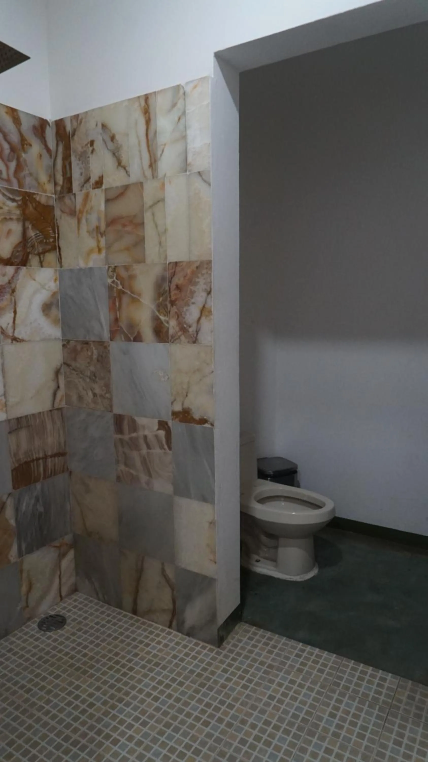 Toilet in Madre Tierra Hostal