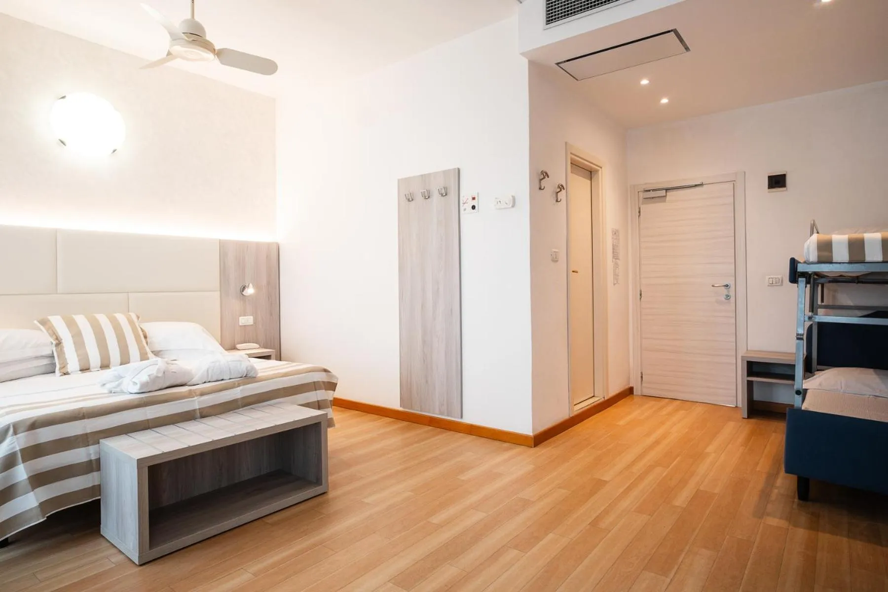 Bed in Hotel Losanna