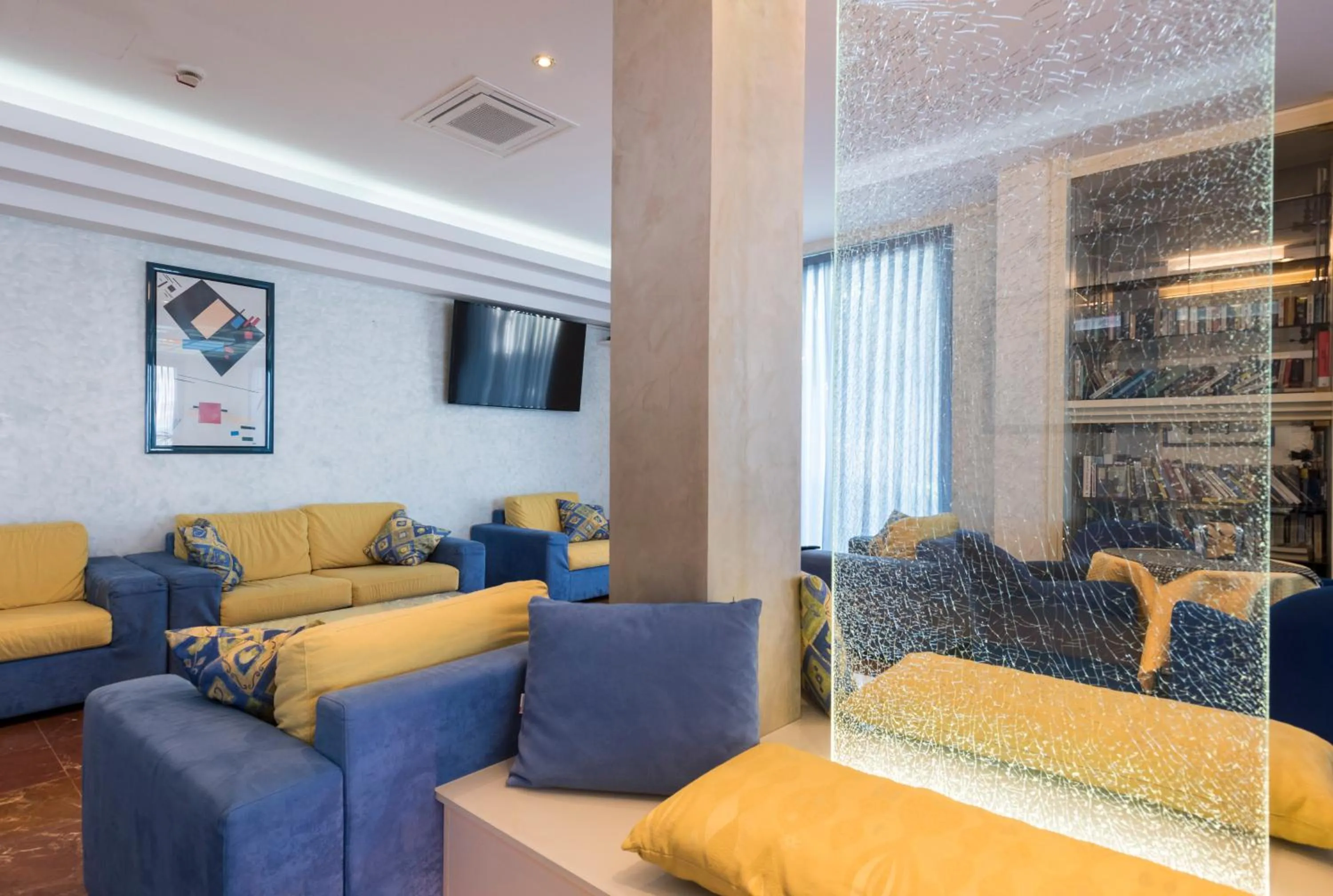 TV and multimedia in Hotel Losanna