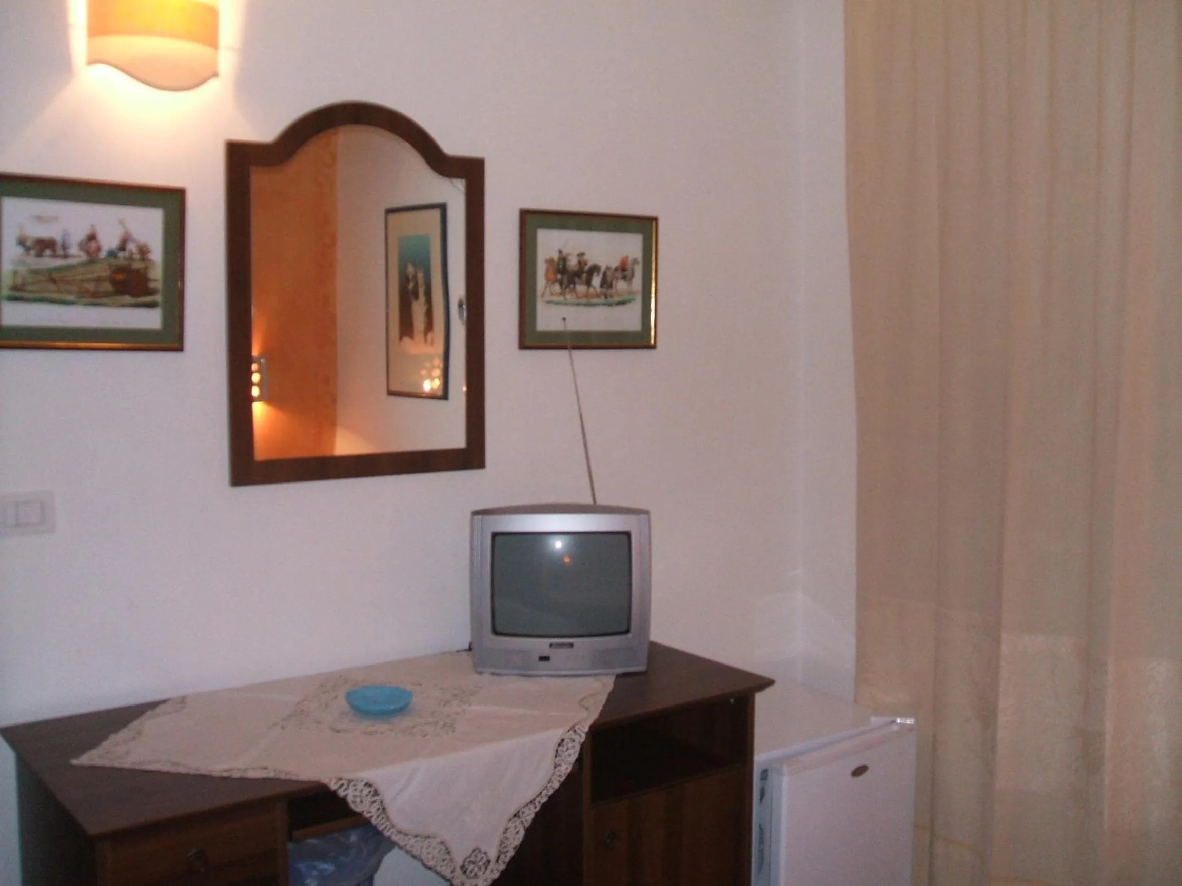 Photo of the whole room in Su Ghindalu Guesthouse