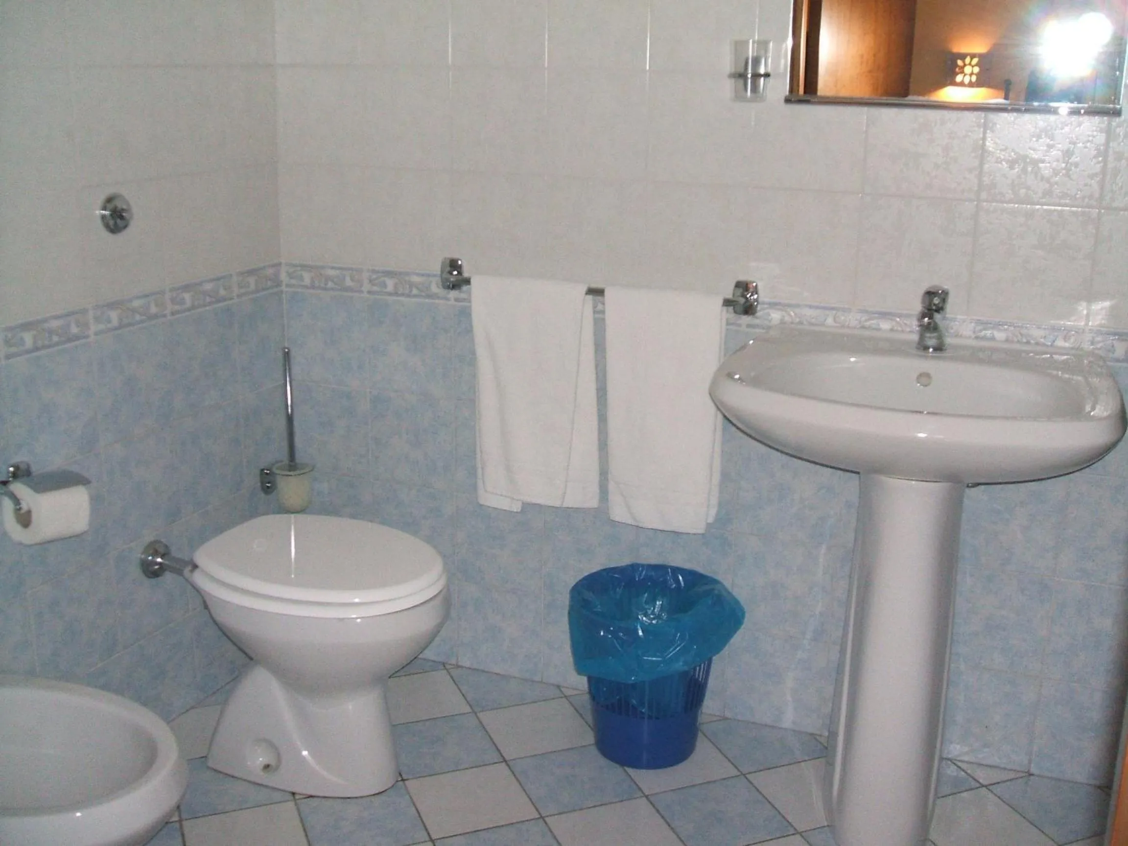 Bathroom in Su Ghindalu Guesthouse