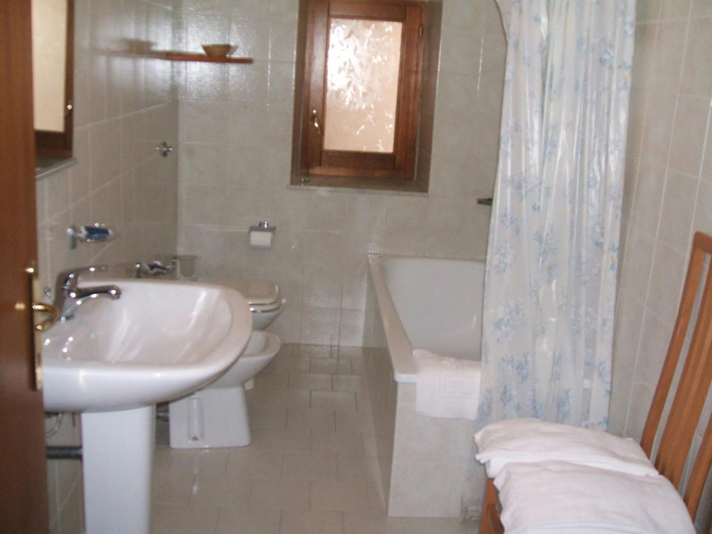 Bathroom in Su Ghindalu Guesthouse