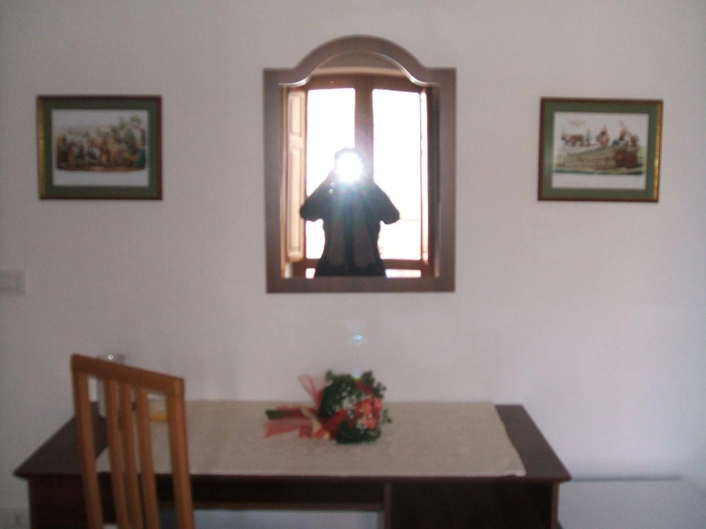 Photo of the whole room in Su Ghindalu Guesthouse