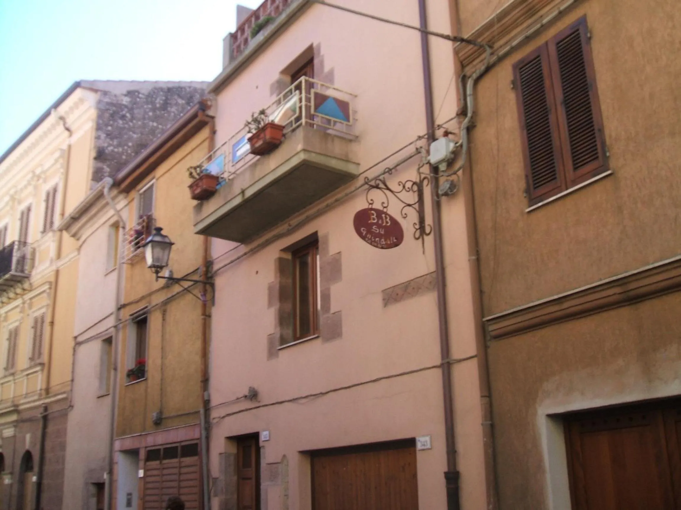 Facade/entrance in Su Ghindalu Guesthouse