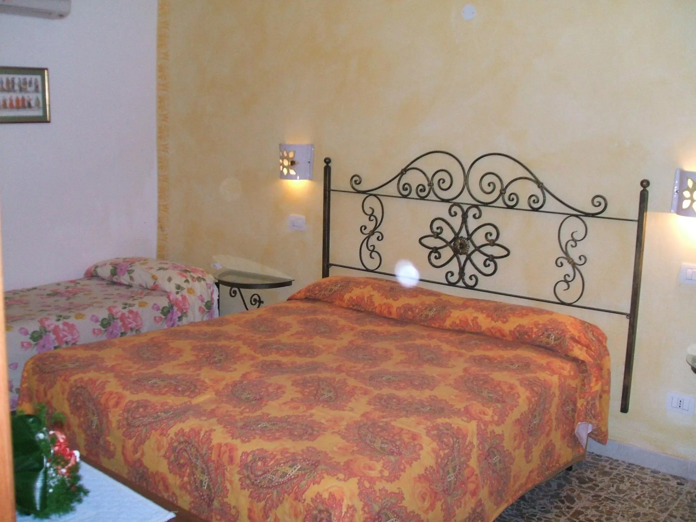 Bedroom, Bed in Su Ghindalu Guesthouse