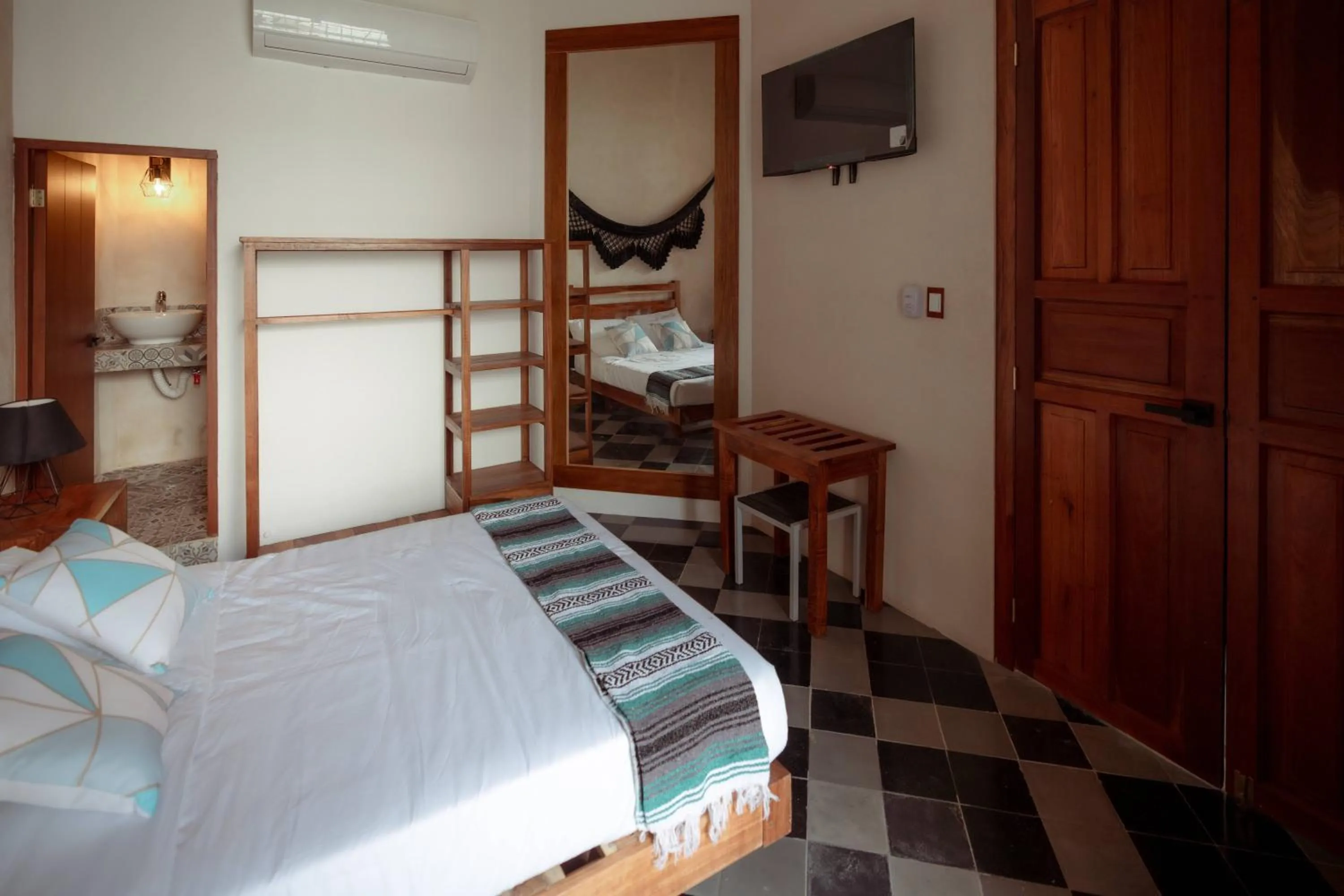 Bedroom, Bed in Hotel Boutique Casa Jade