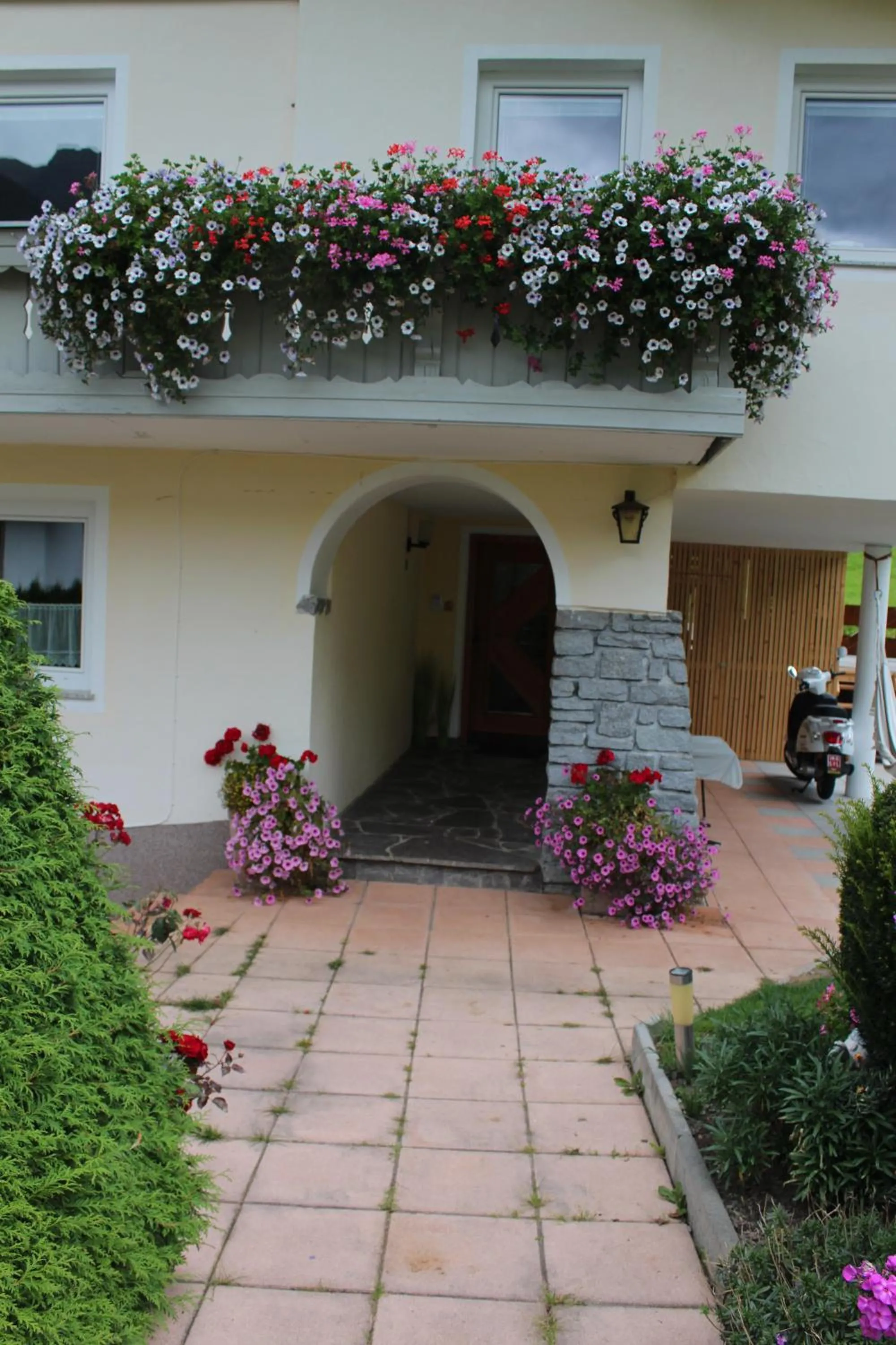 Facade/entrance in Ferienwohnung Stuibenfall