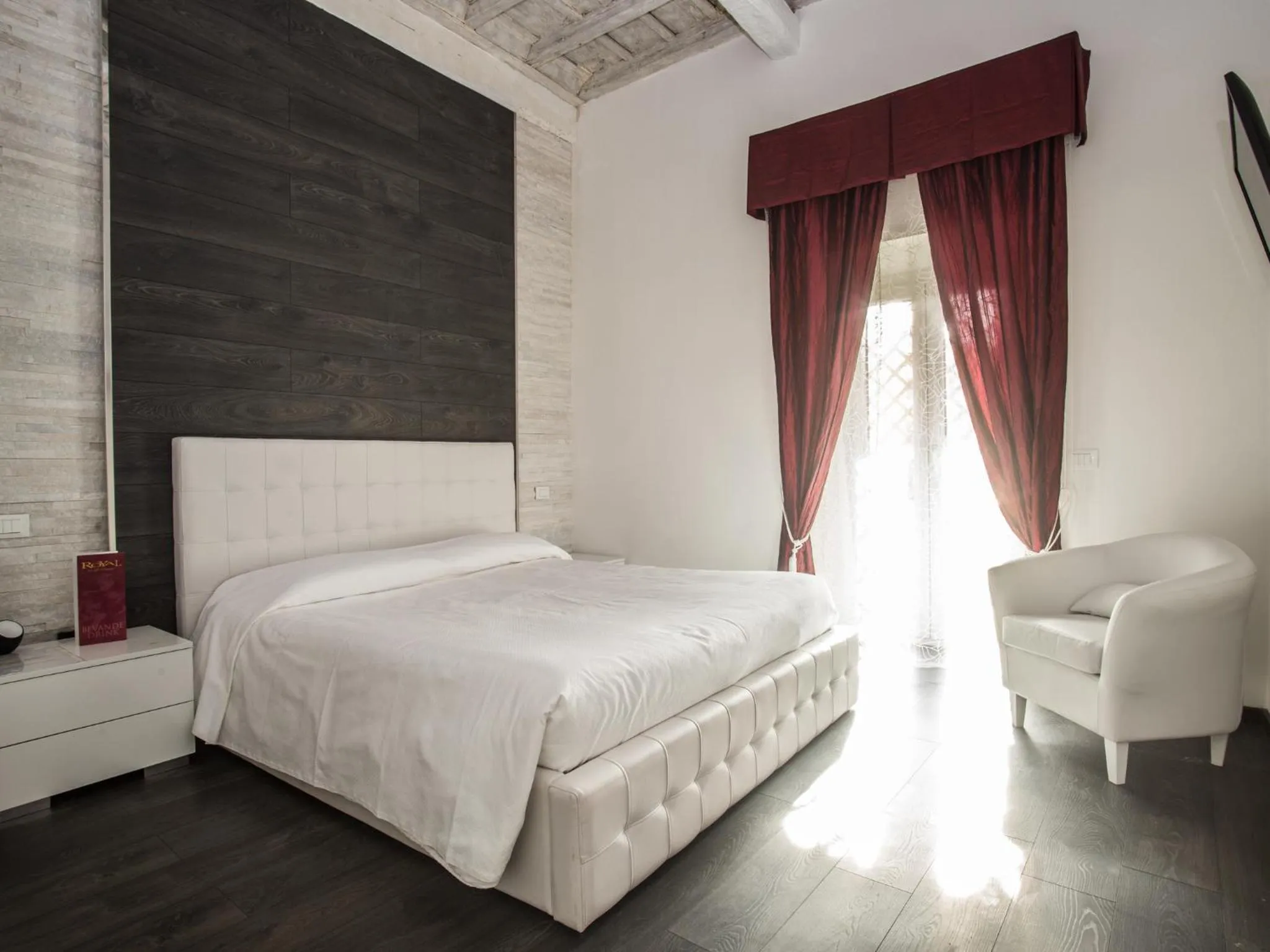 Day, Bed in Royal Rooms