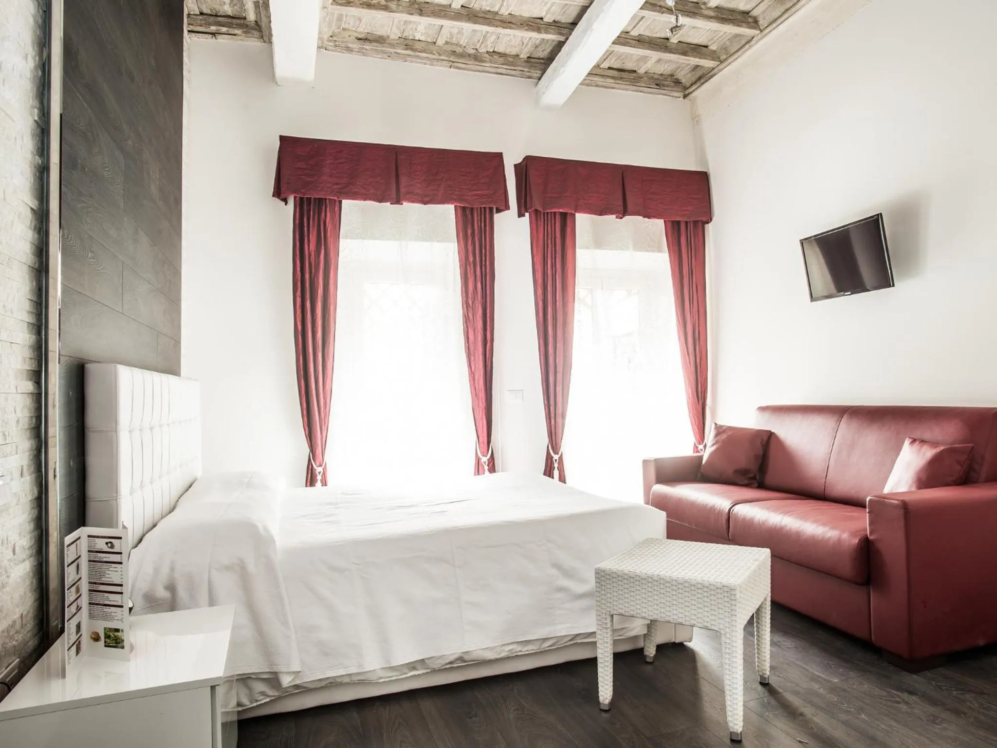 Day, Bed in Royal Rooms