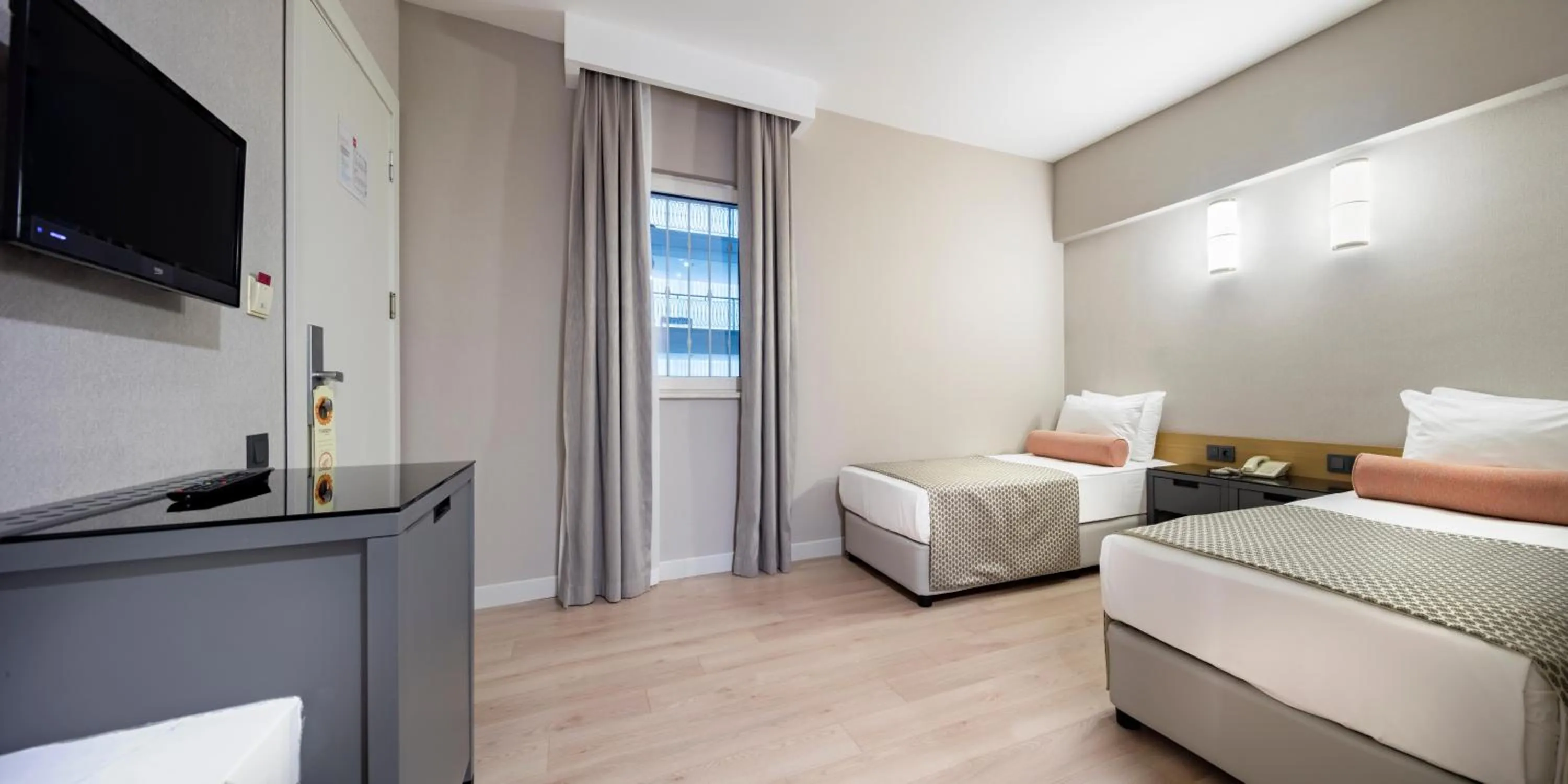 Photo of the whole room, Bed in Trendy Aspendos Beach