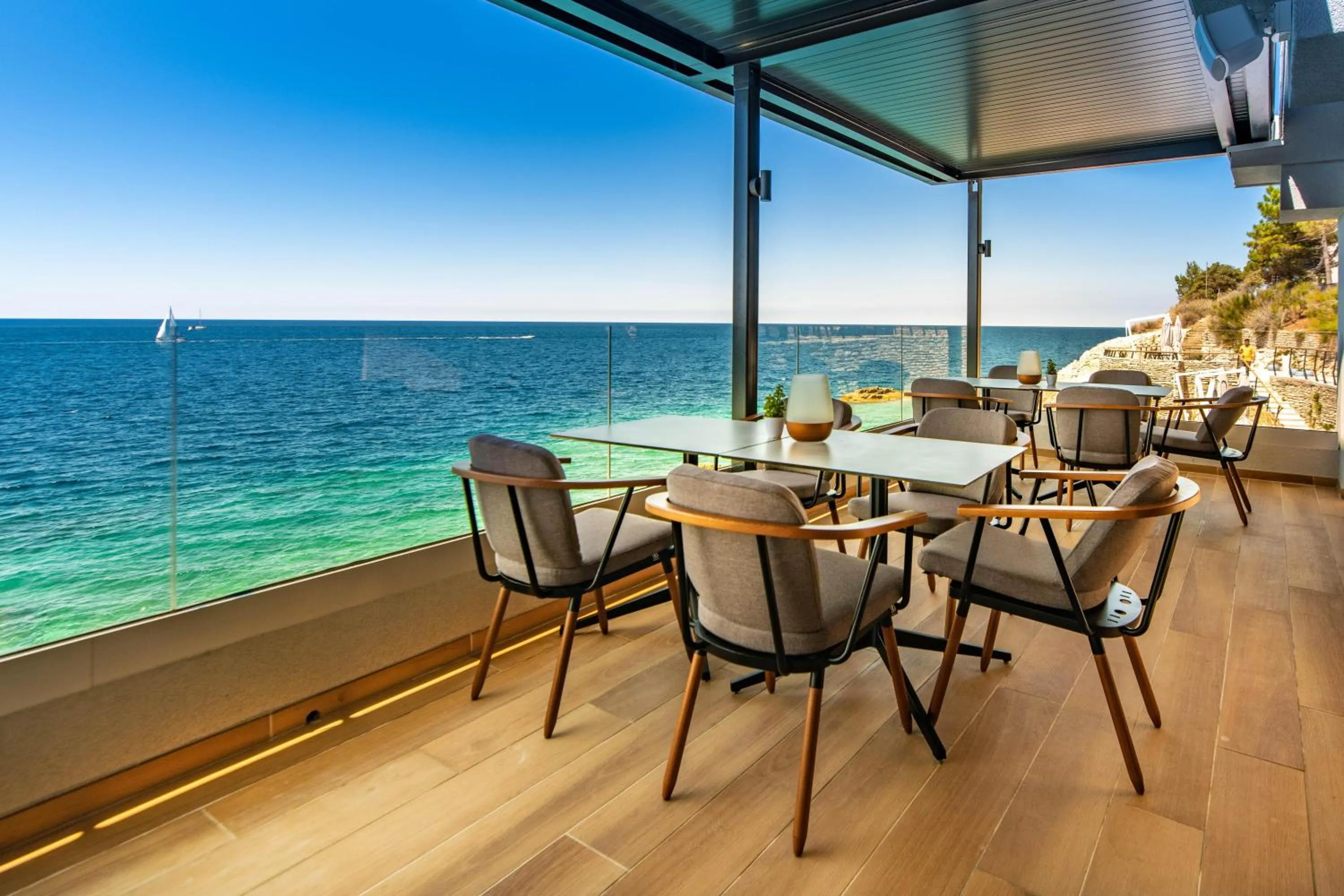 Restaurant/places to eat in Verudela Villas