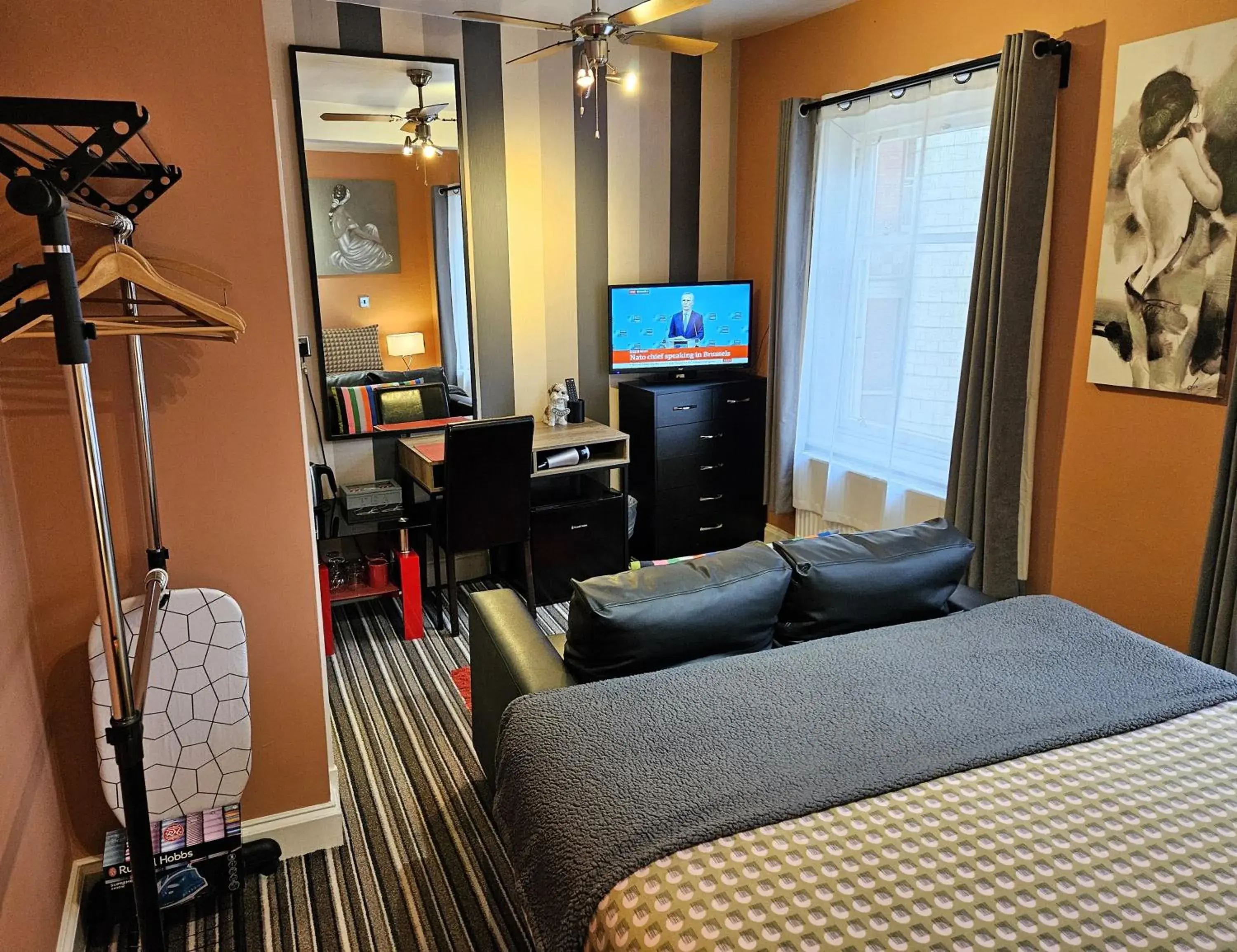 Superior Double Room with Sofa in Robin 7 Lodge City Centre Superior Double Room with Sofa in Robin 7 Lodge City Centre