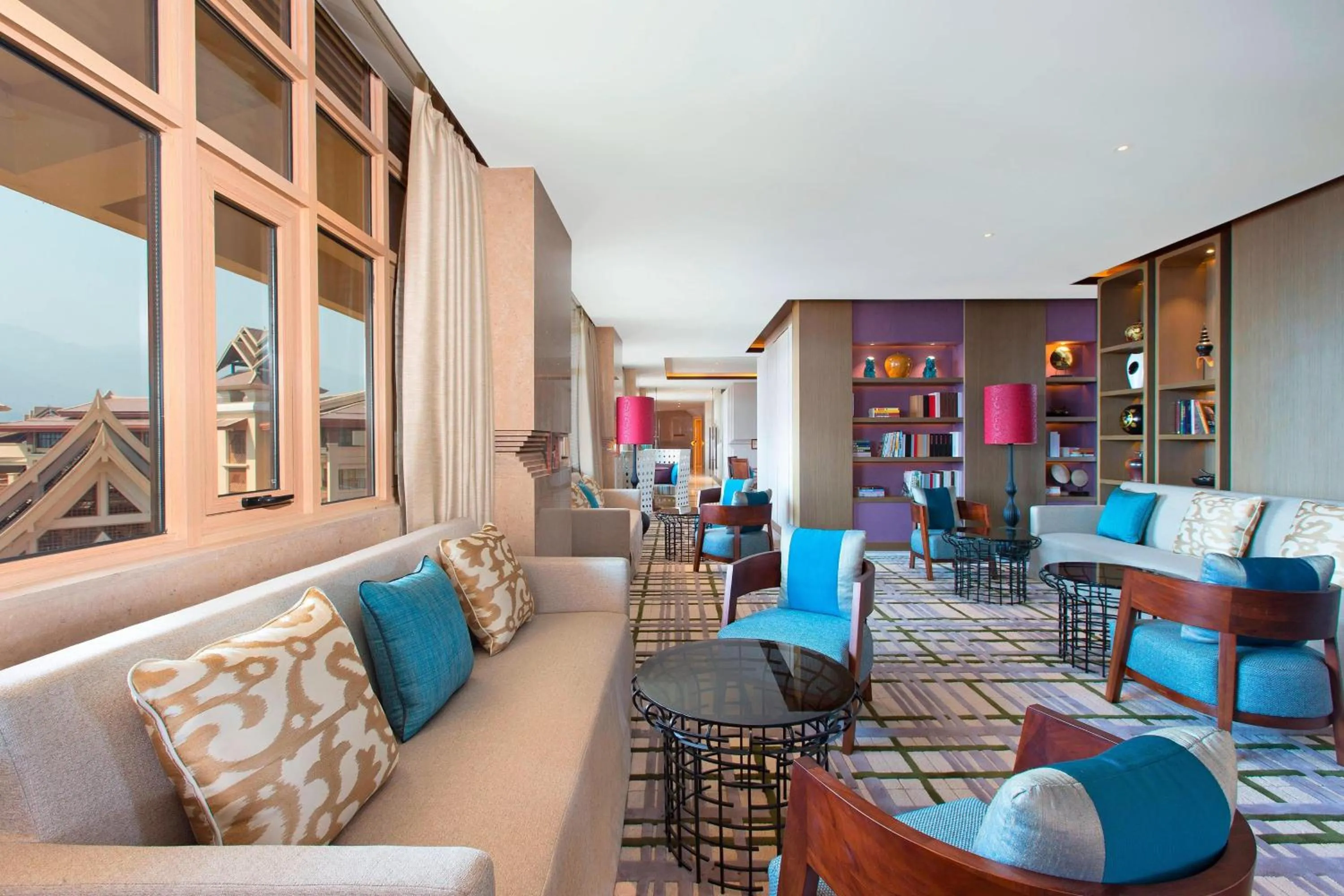 Lounge or bar in Sheraton Grand Xishuangbanna Hotel