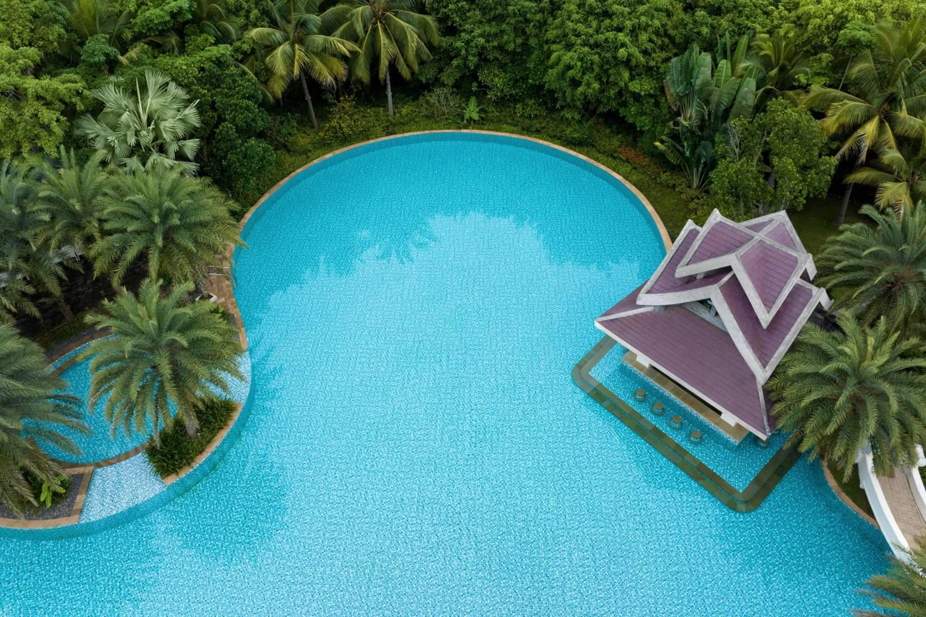 Swimming pool in Sheraton Grand Xishuangbanna Hotel