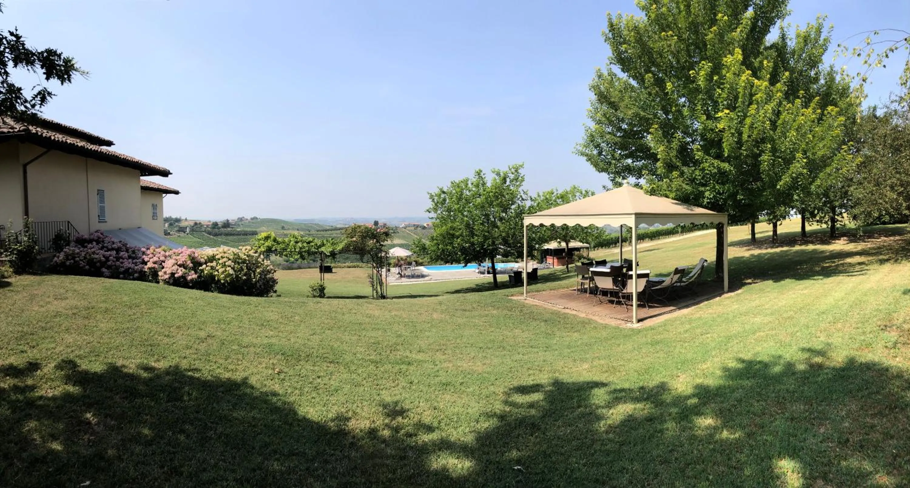 Garden view in Agriturismo La Casa in Collina