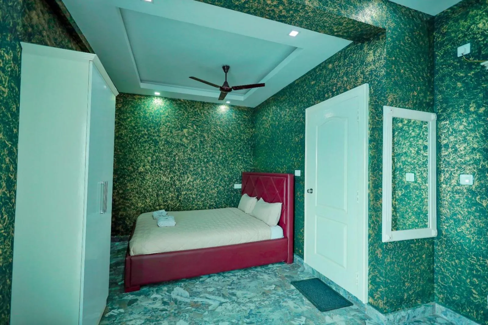 Bed in Hotel Rieejh