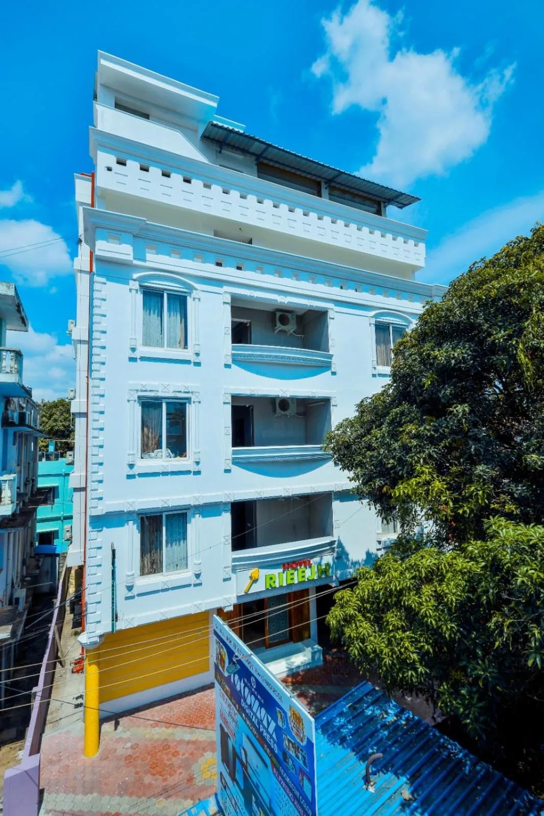 Property building in Hotel Rieejh