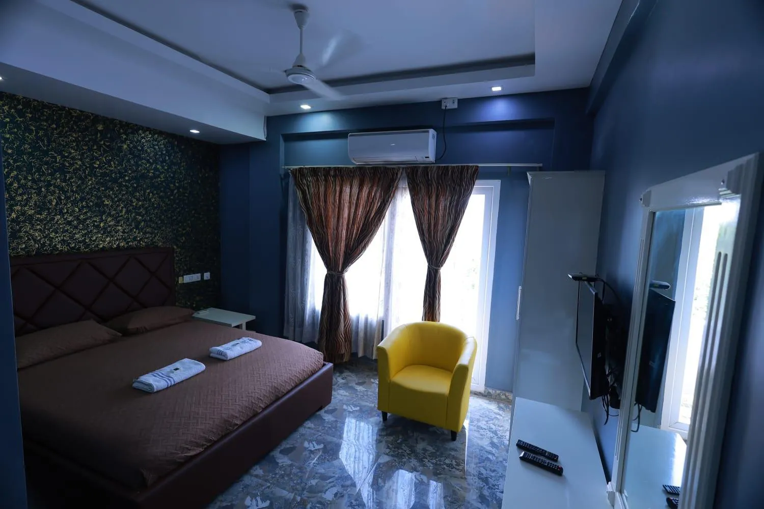 Bedroom, Bed in Hotel Rieejh