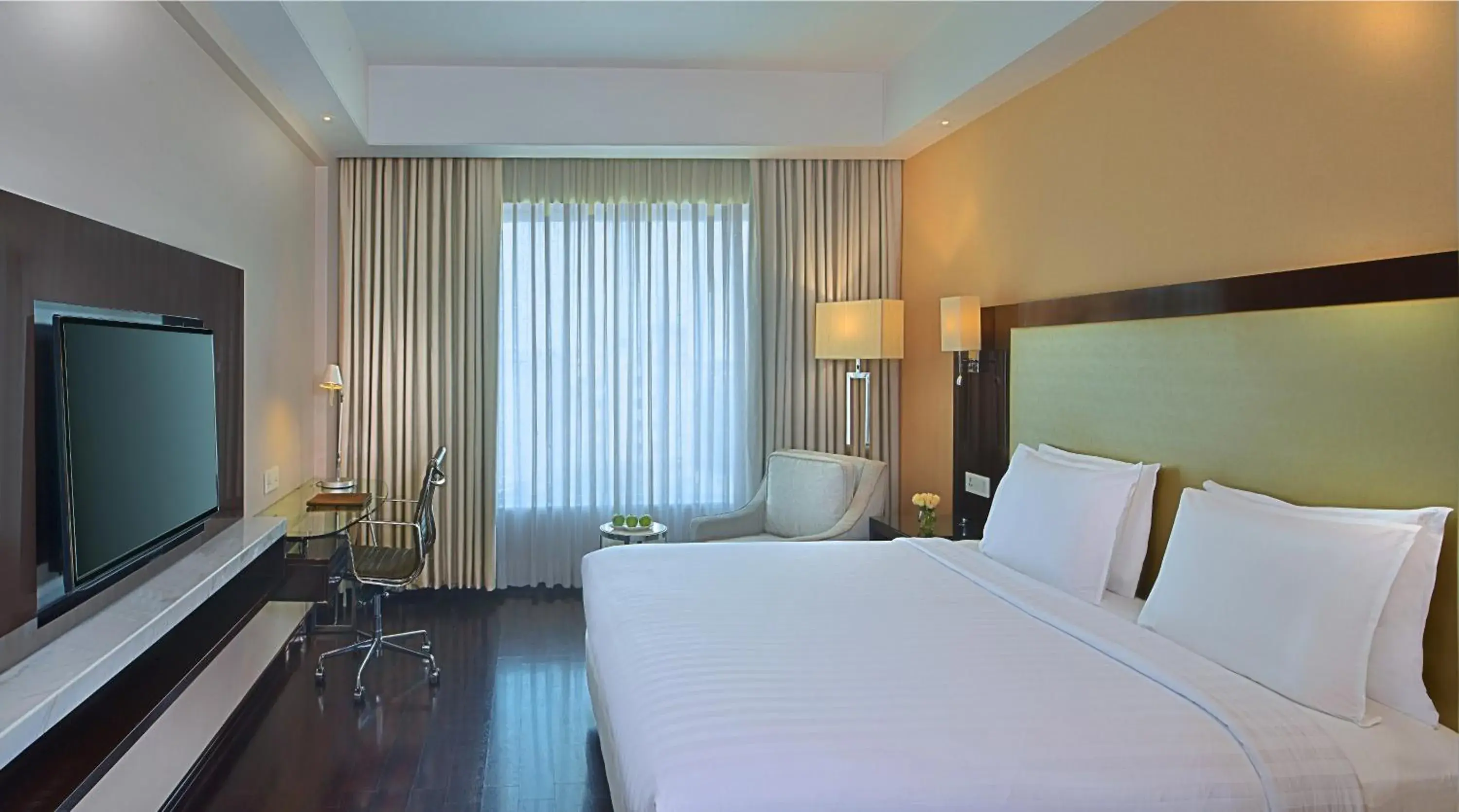 Bed in Radisson Hotel Agra Bed in Radisson Hotel Agra