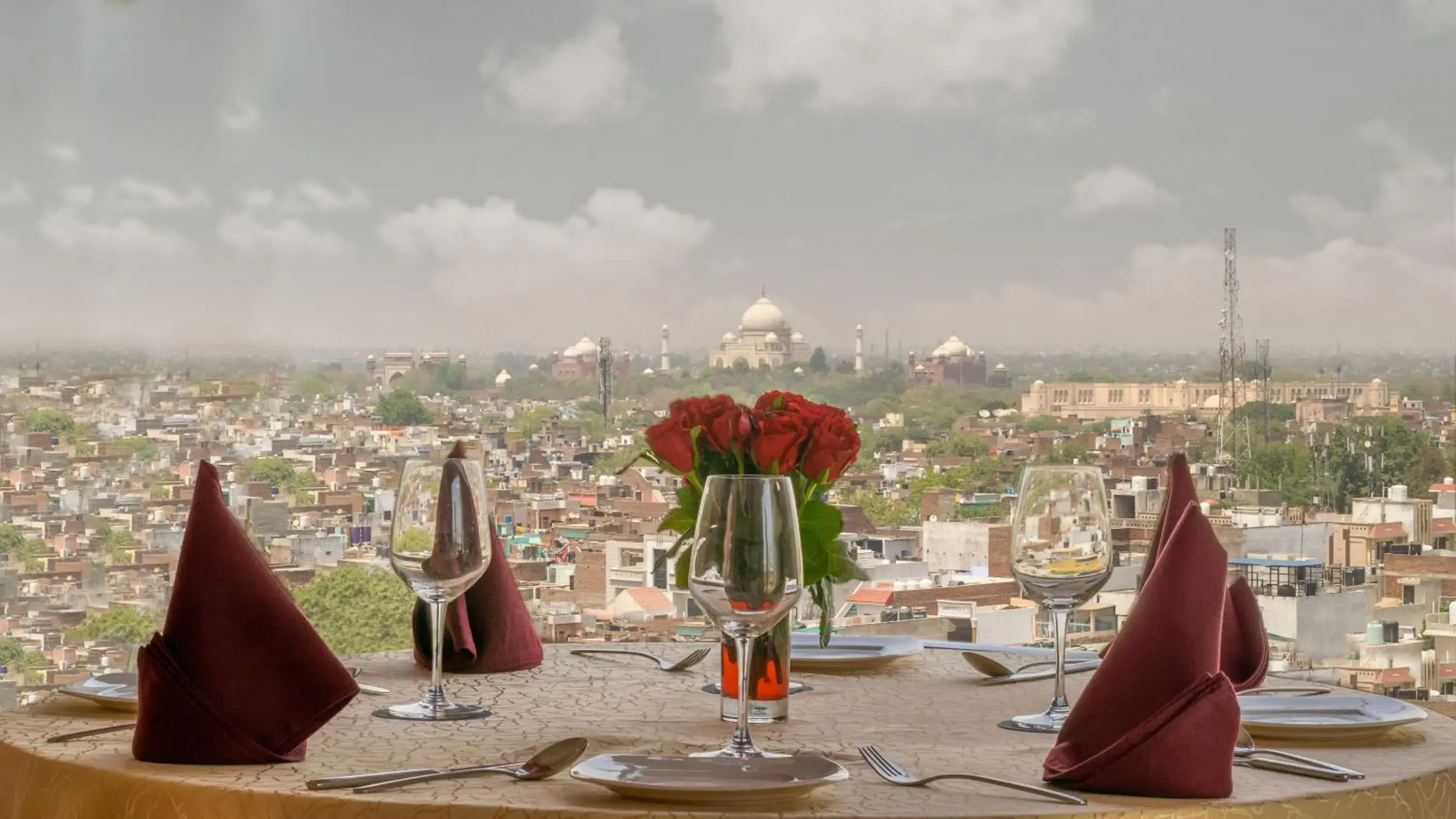 Restaurant/places to eat in Radisson Hotel Agra Restaurant/places to eat in Radisson Hotel Agra