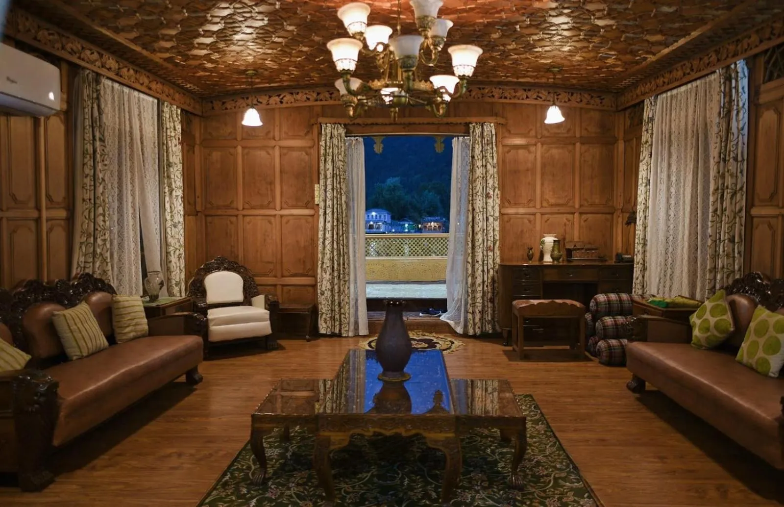 Living room in The Heritage Group Of Houseboats